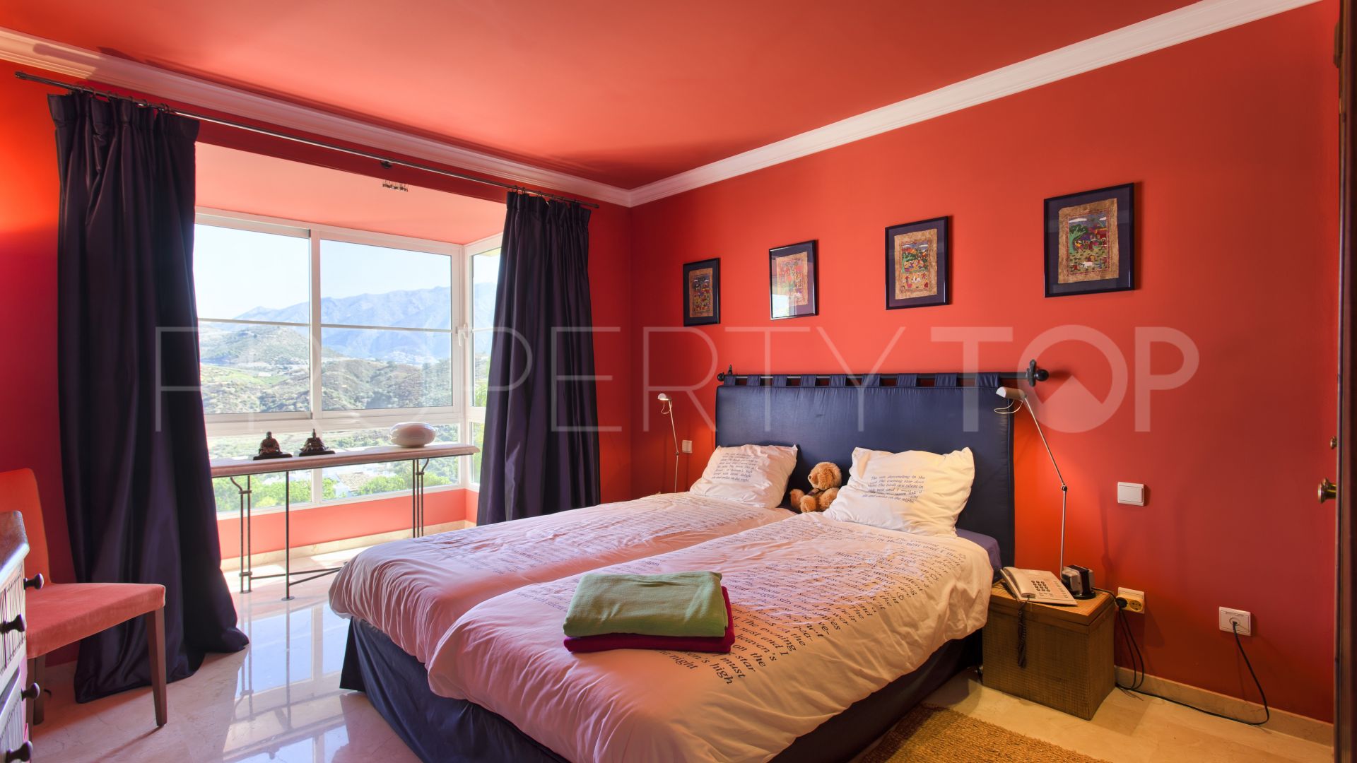 Villa for sale in La Quinta Golf with 4 bedrooms