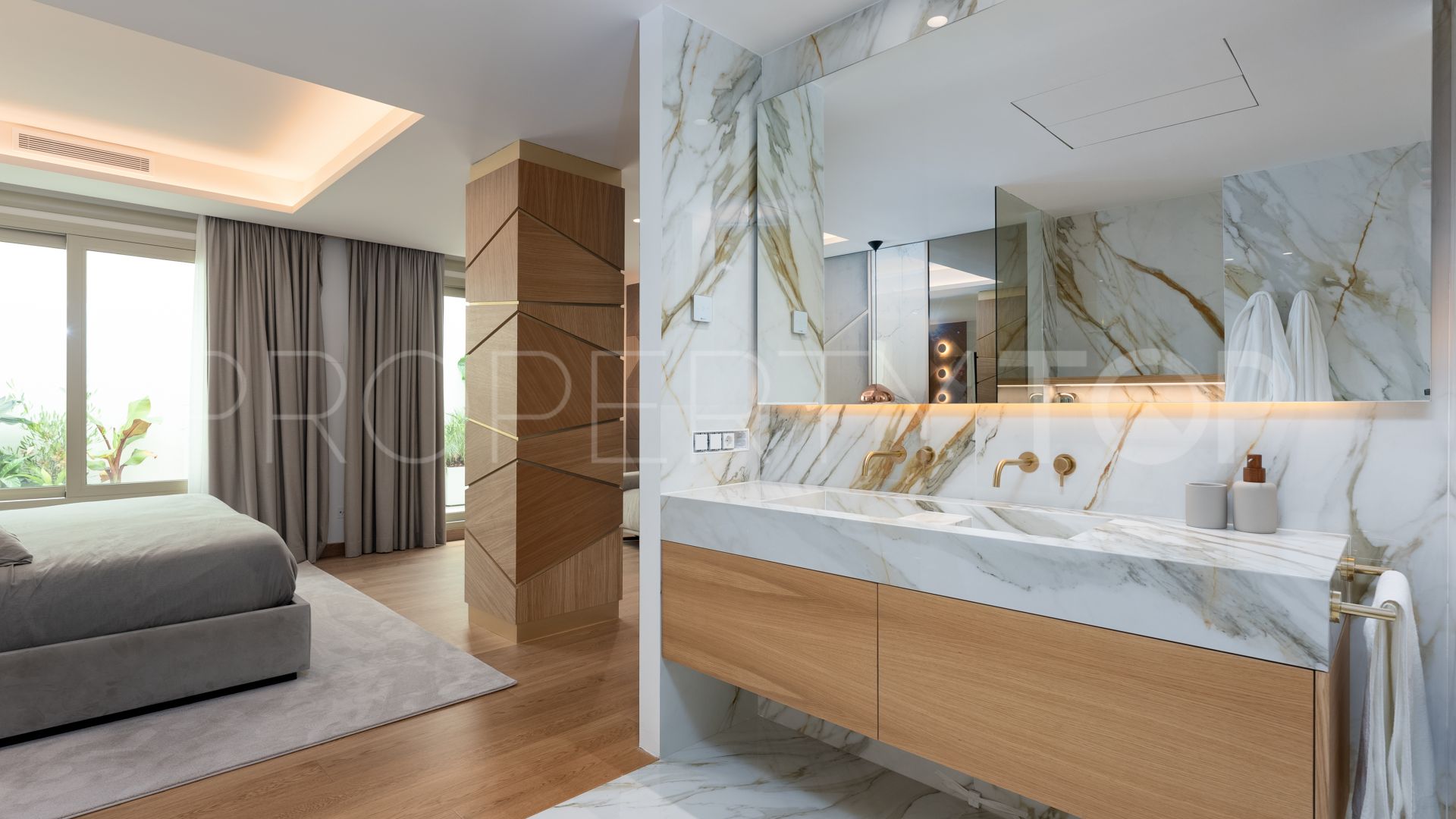 3 bedrooms ground floor duplex in Marbella Golden Mile for sale
