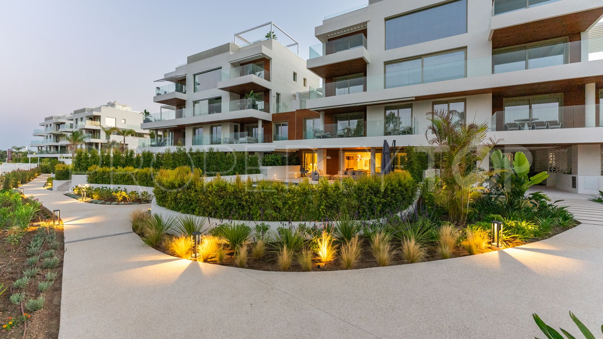 3 bedrooms ground floor duplex in Marbella Golden Mile for sale