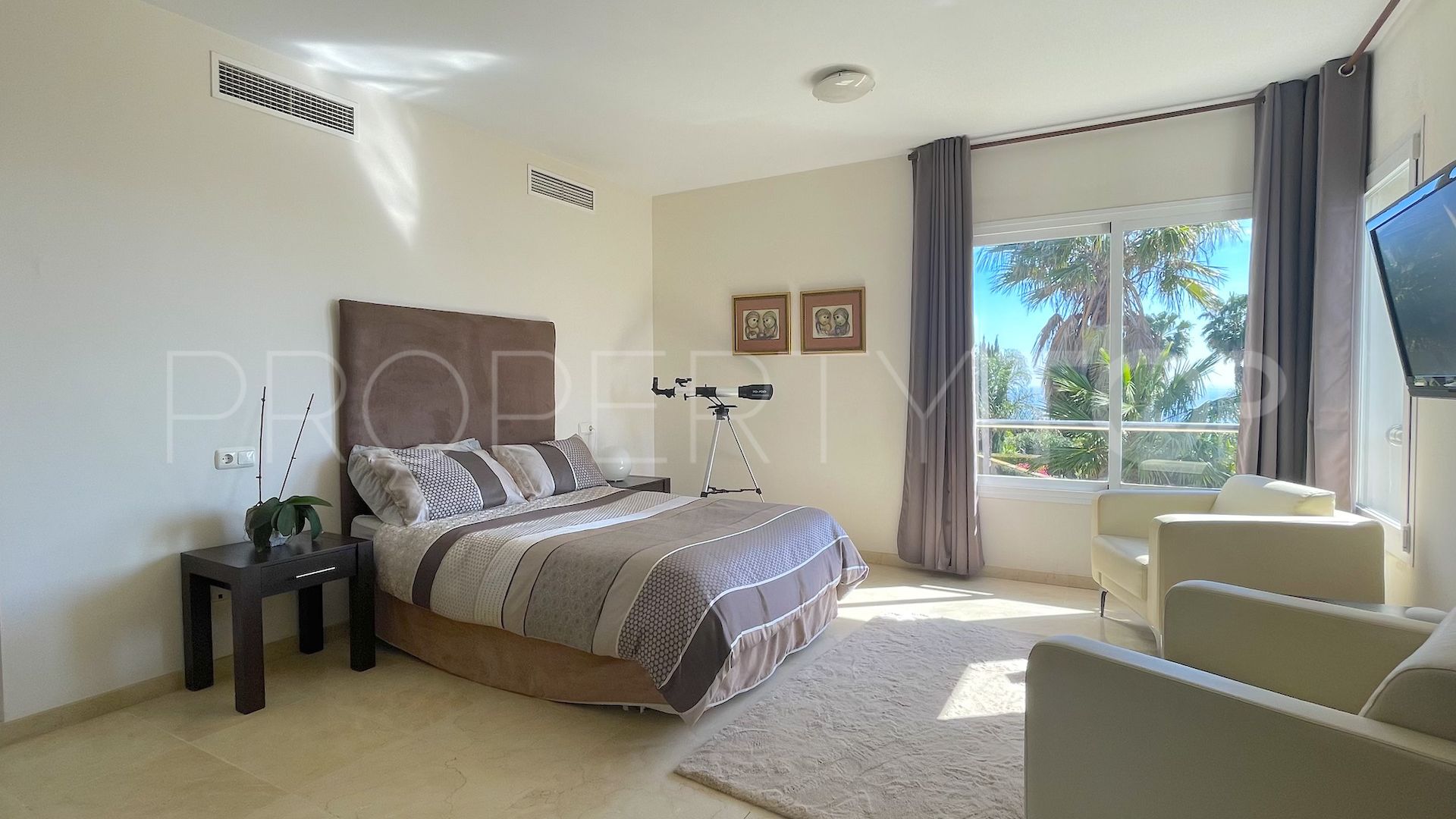 5 bedrooms villa in Alcaidesa for sale