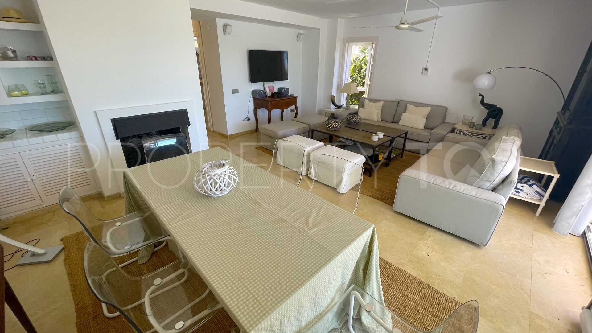 Buy Apartamentos Playa house with 4 bedrooms