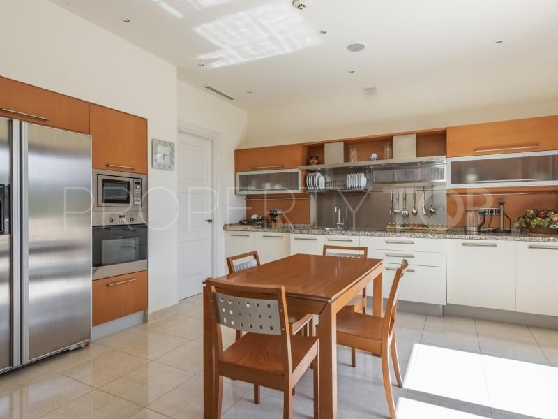 For sale 4 bedrooms duplex penthouse in Los Monteros Playa