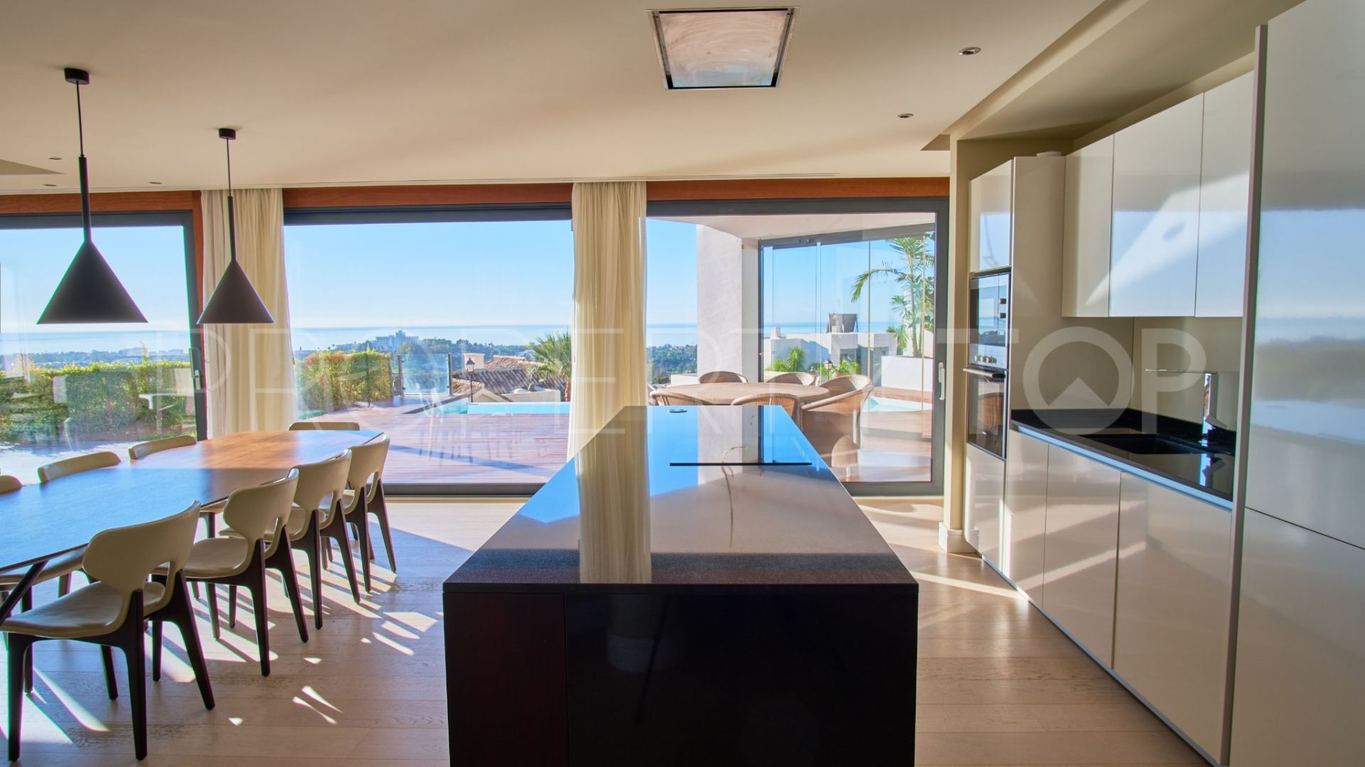 Villa en venta en Mirador del Paraiso con 6 dormitorios