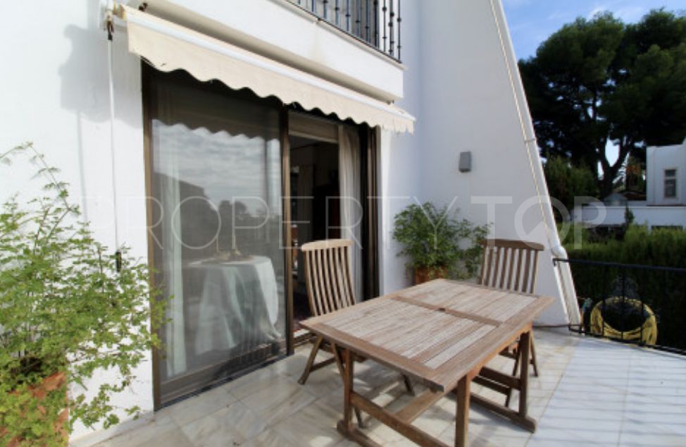 For sale chalet in Nueva Andalucia with 3 bedrooms