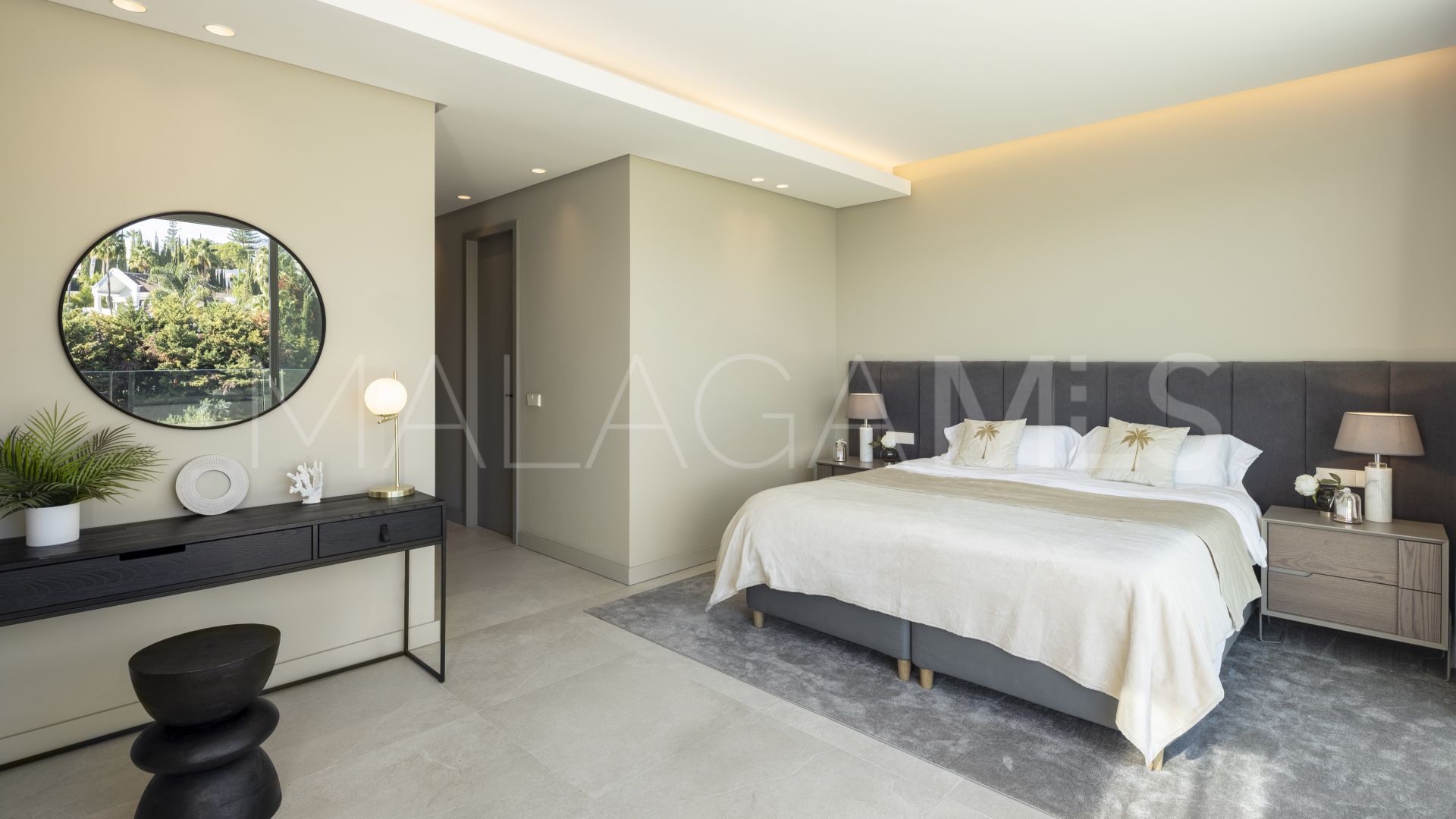 Villa a la venta with 5 bedrooms in Nueva Andalucia