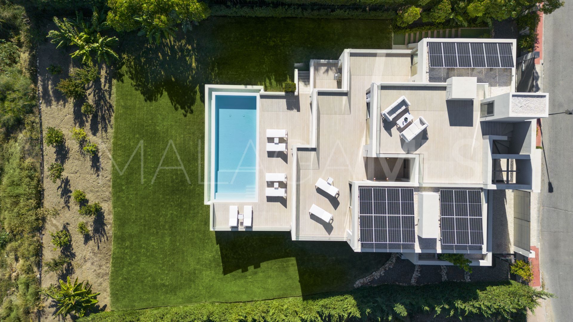 Villa a la venta with 5 bedrooms in Nueva Andalucia