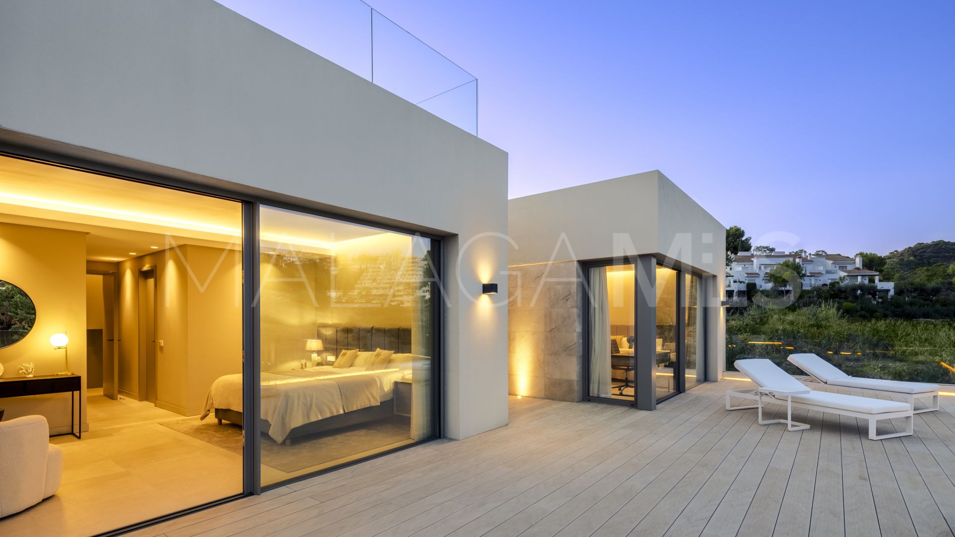 Villa a la venta with 5 bedrooms in Nueva Andalucia