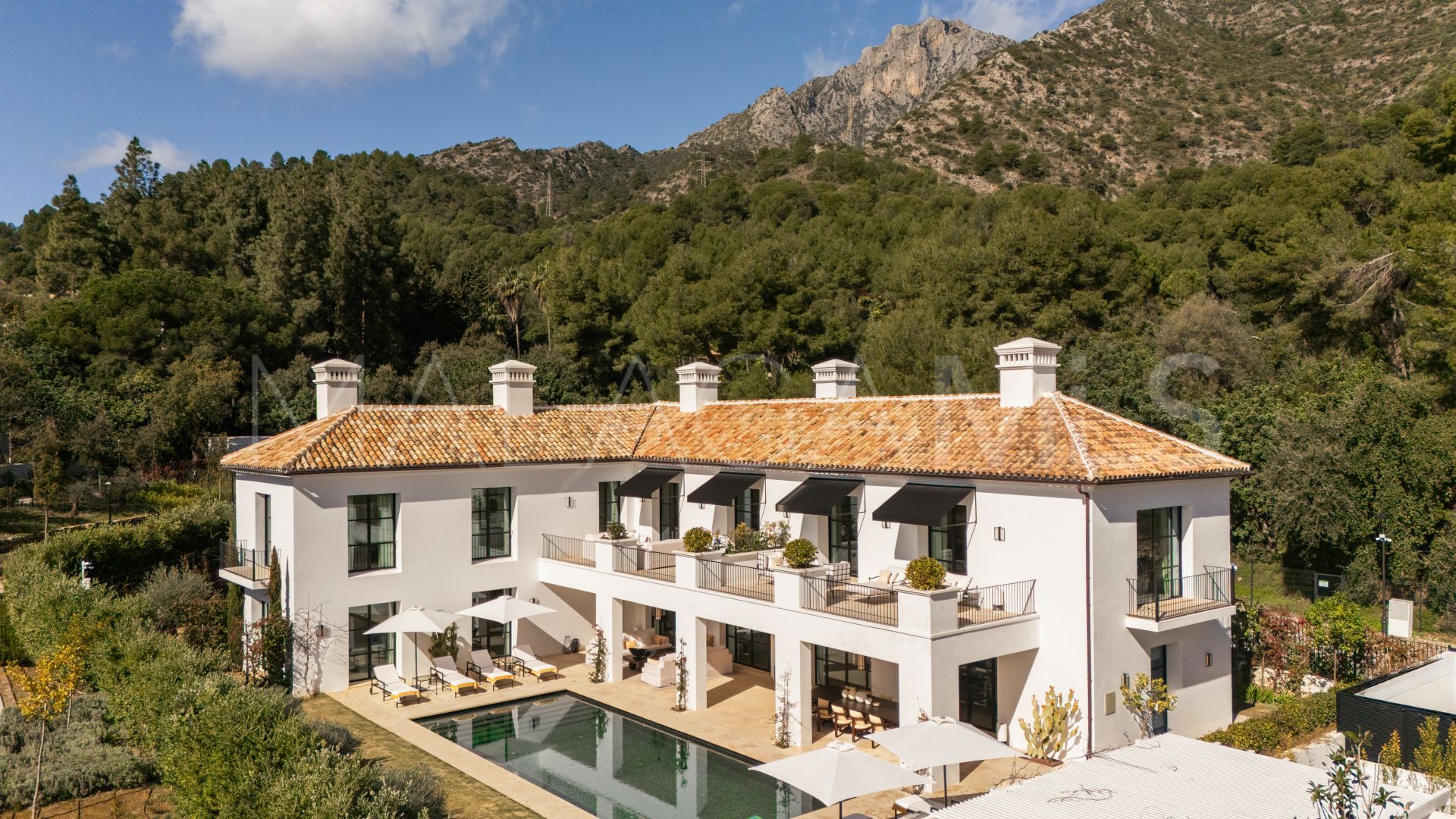 Villa in Cascada de Camojan for sale