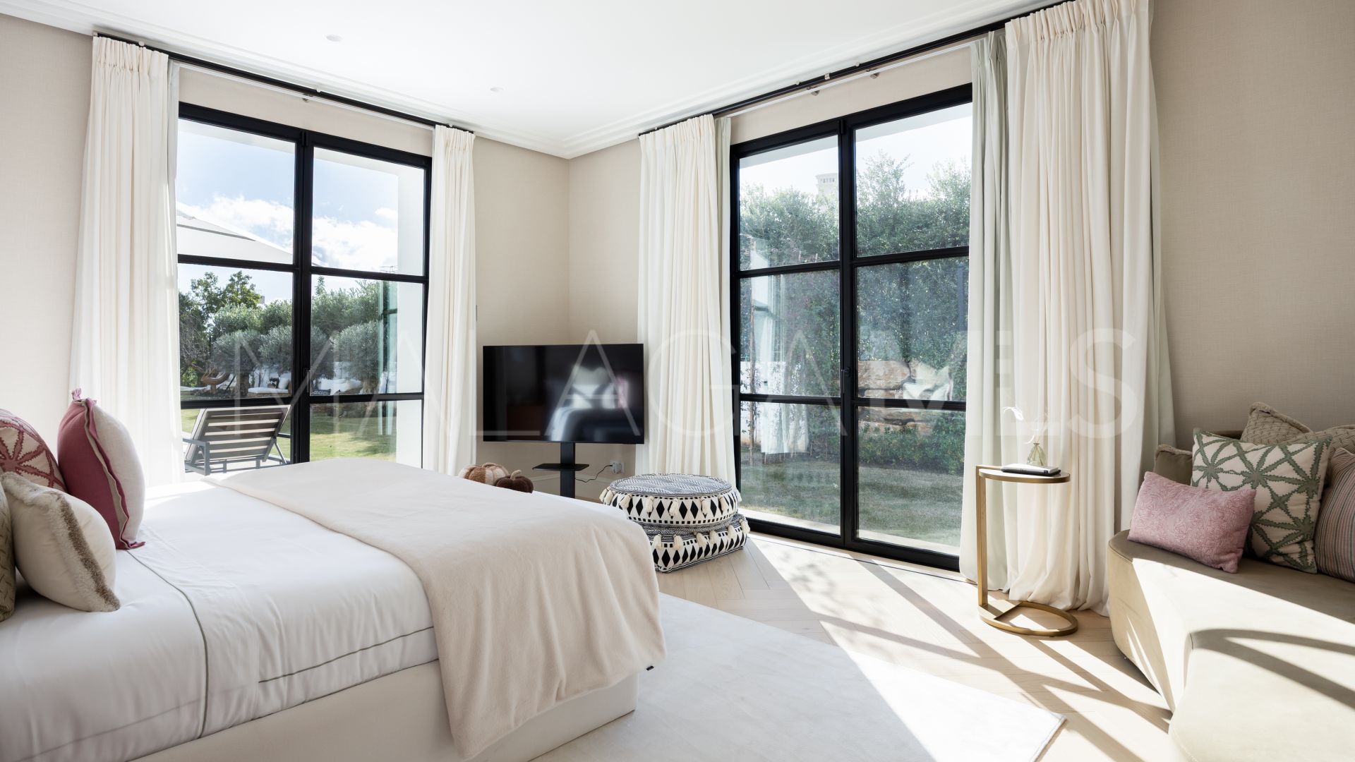 Villa in Cascada de Camojan for sale