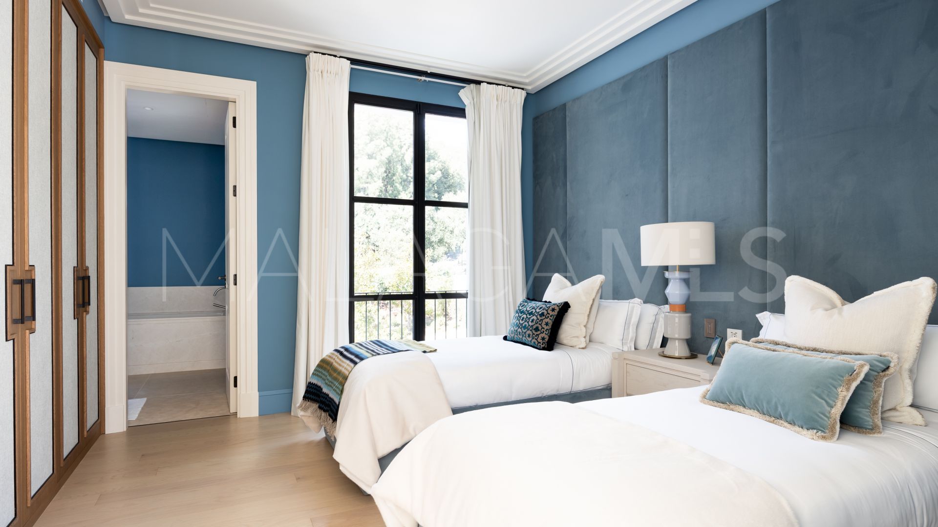 Villa in Cascada de Camojan for sale