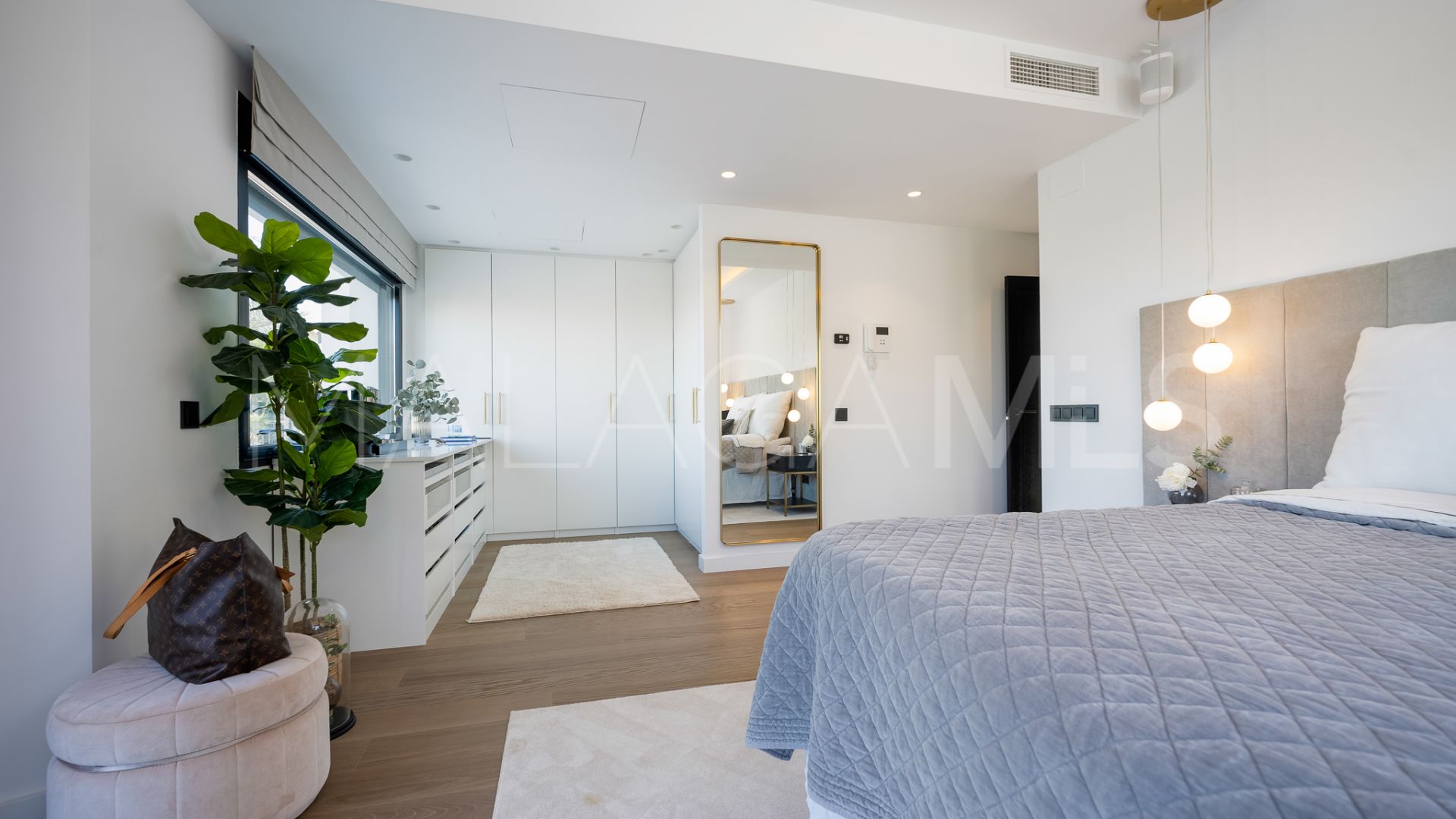 Buy villa with 5 bedrooms in La Quinta