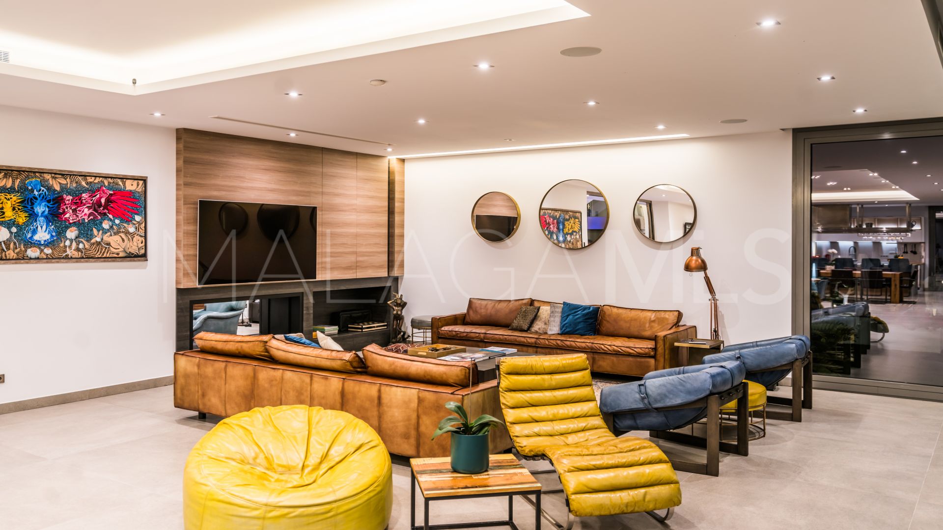Villa for sale de 9 bedrooms in Nueva Andalucia
