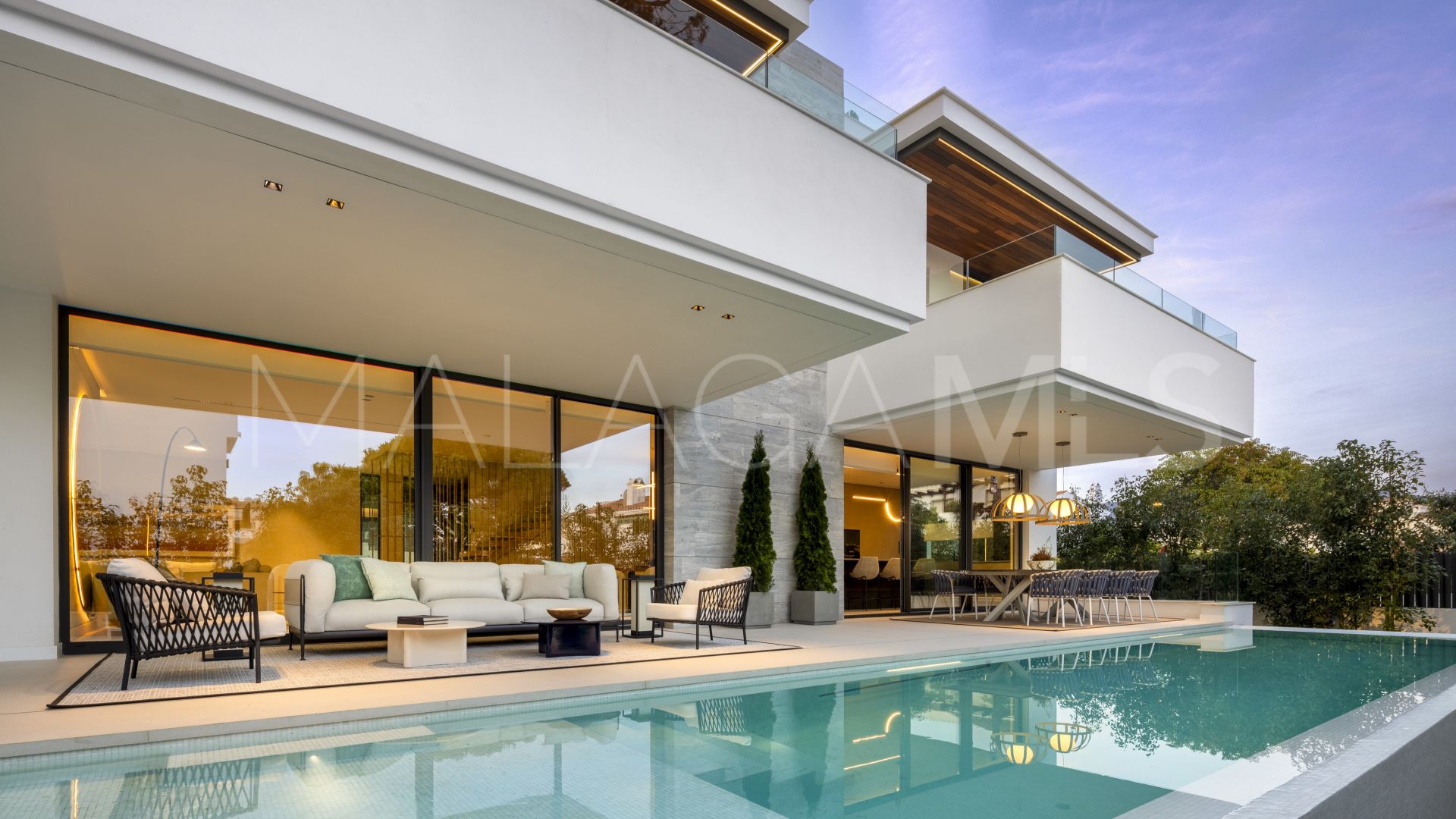 Villa for sale in Los Angeles