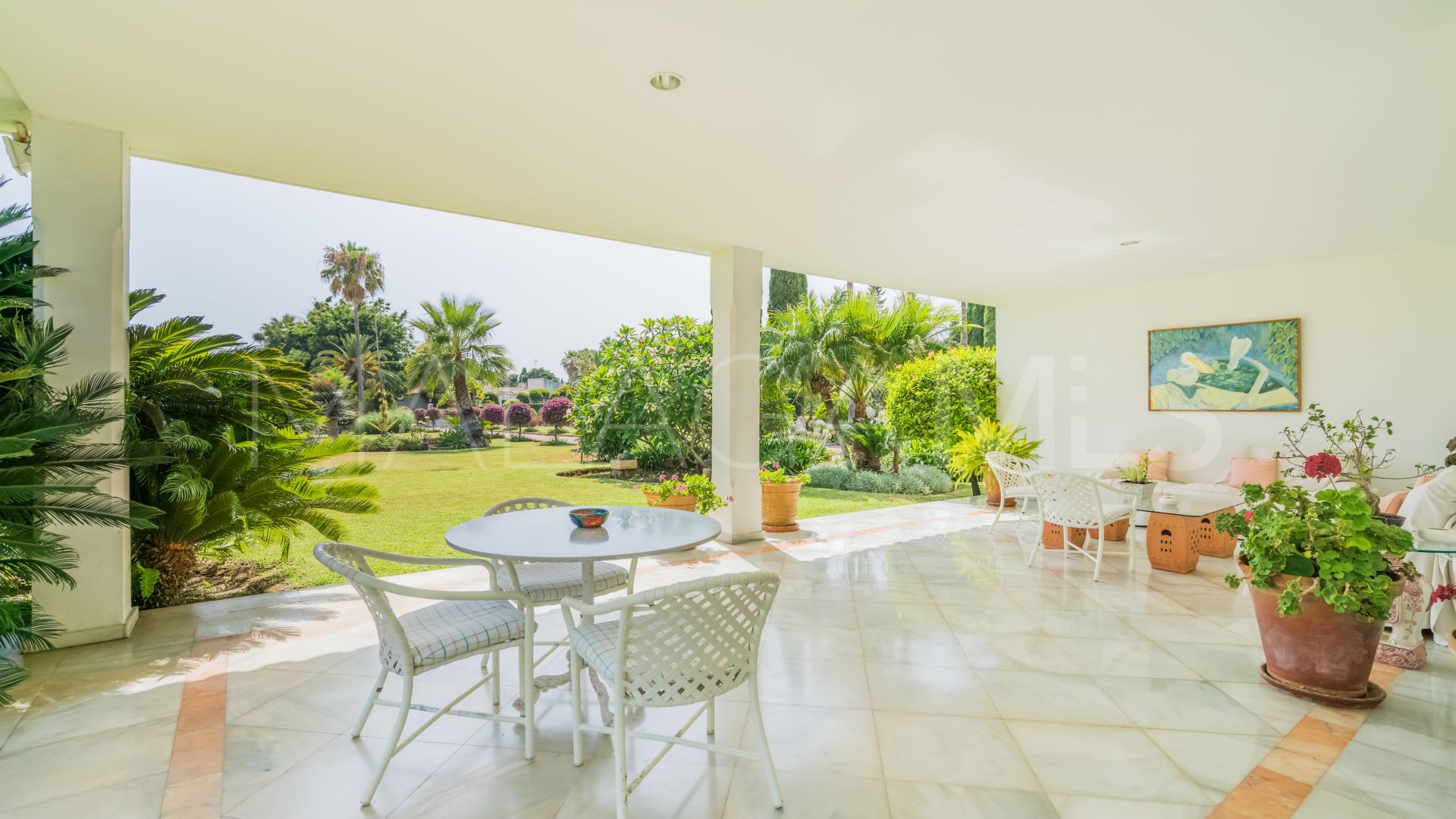 Villa for sale in Guadalmina Baja