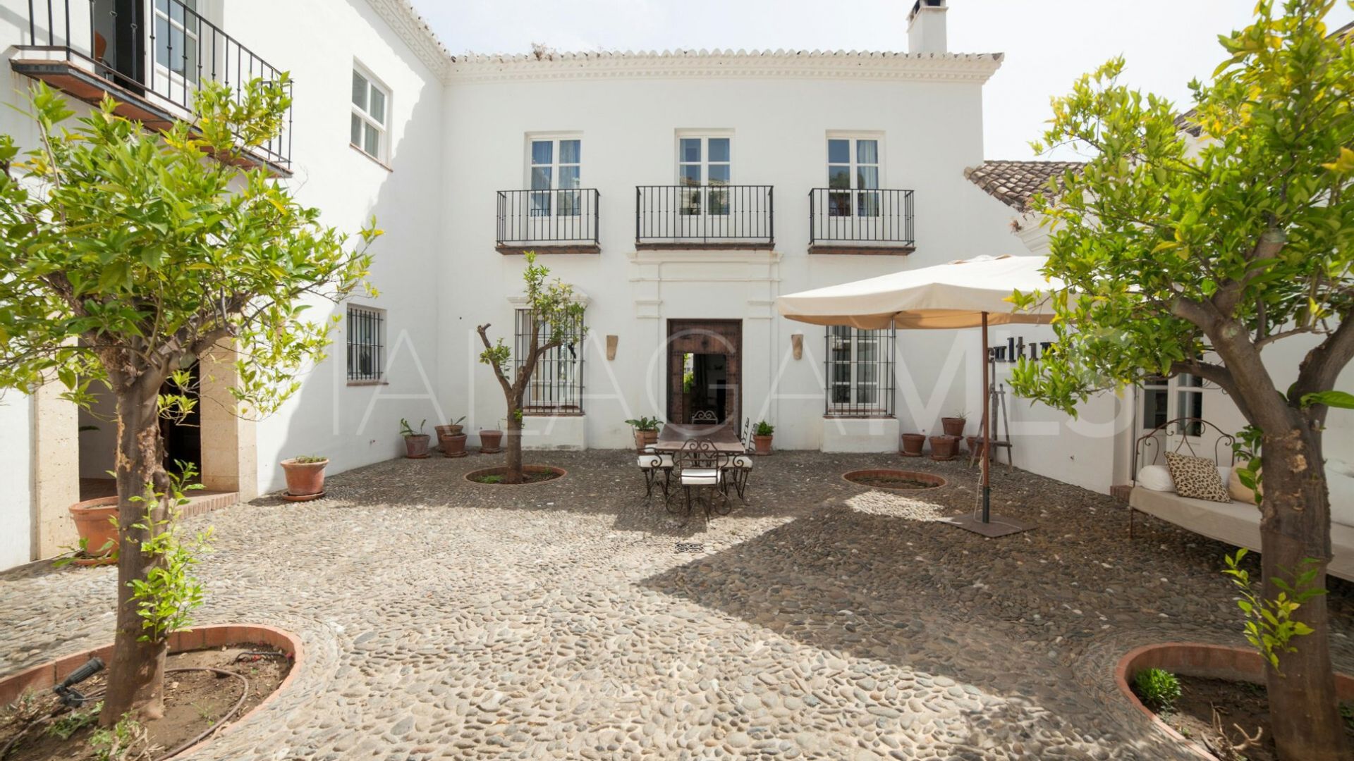 For sale Los Almendros 6 bedrooms villa