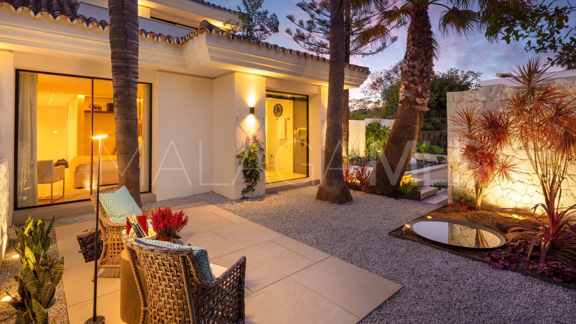 5 bedrooms villa in Nueva Andalucia for sale