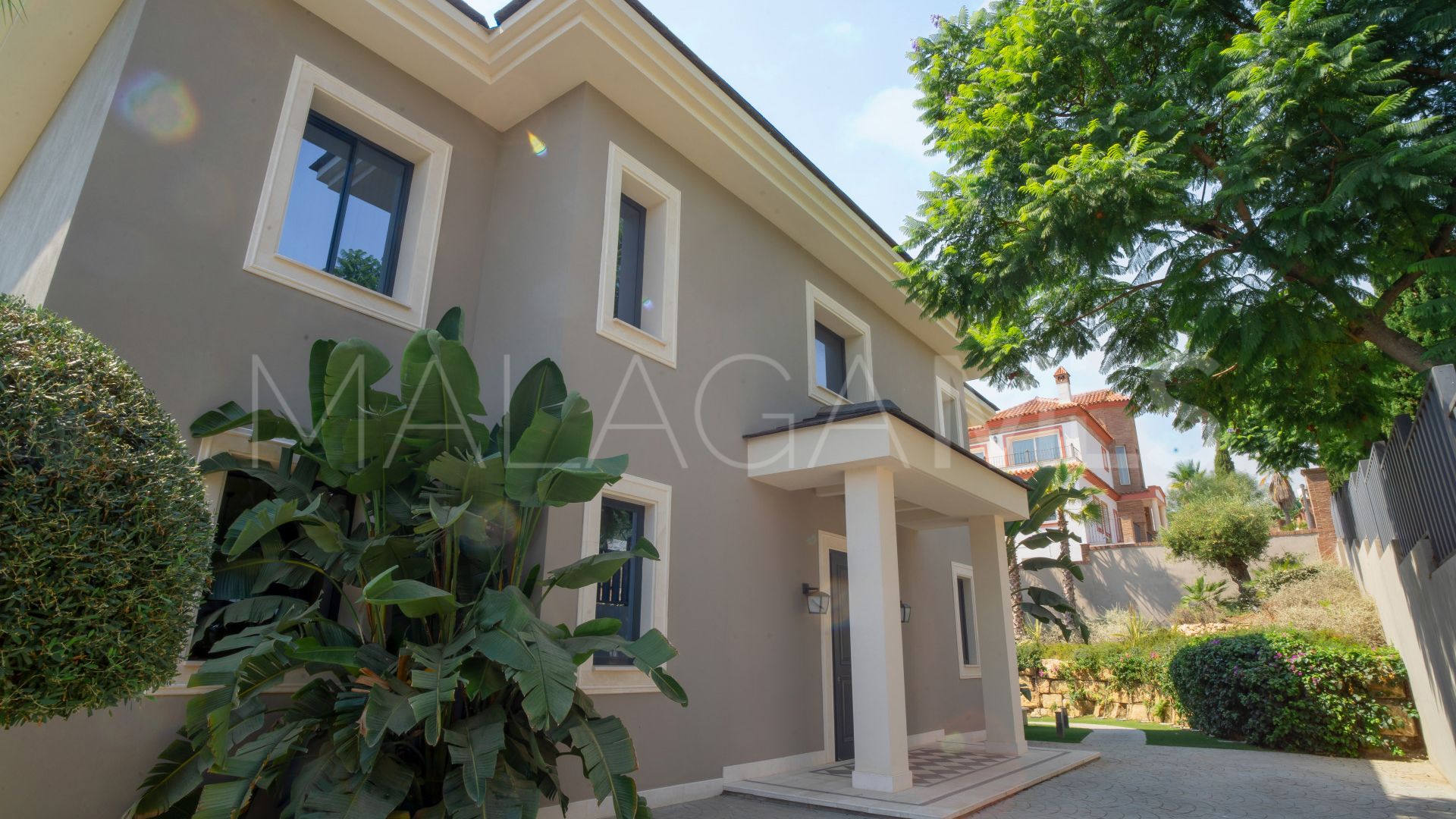 Buy villa with 6 bedrooms in Los Flamingos