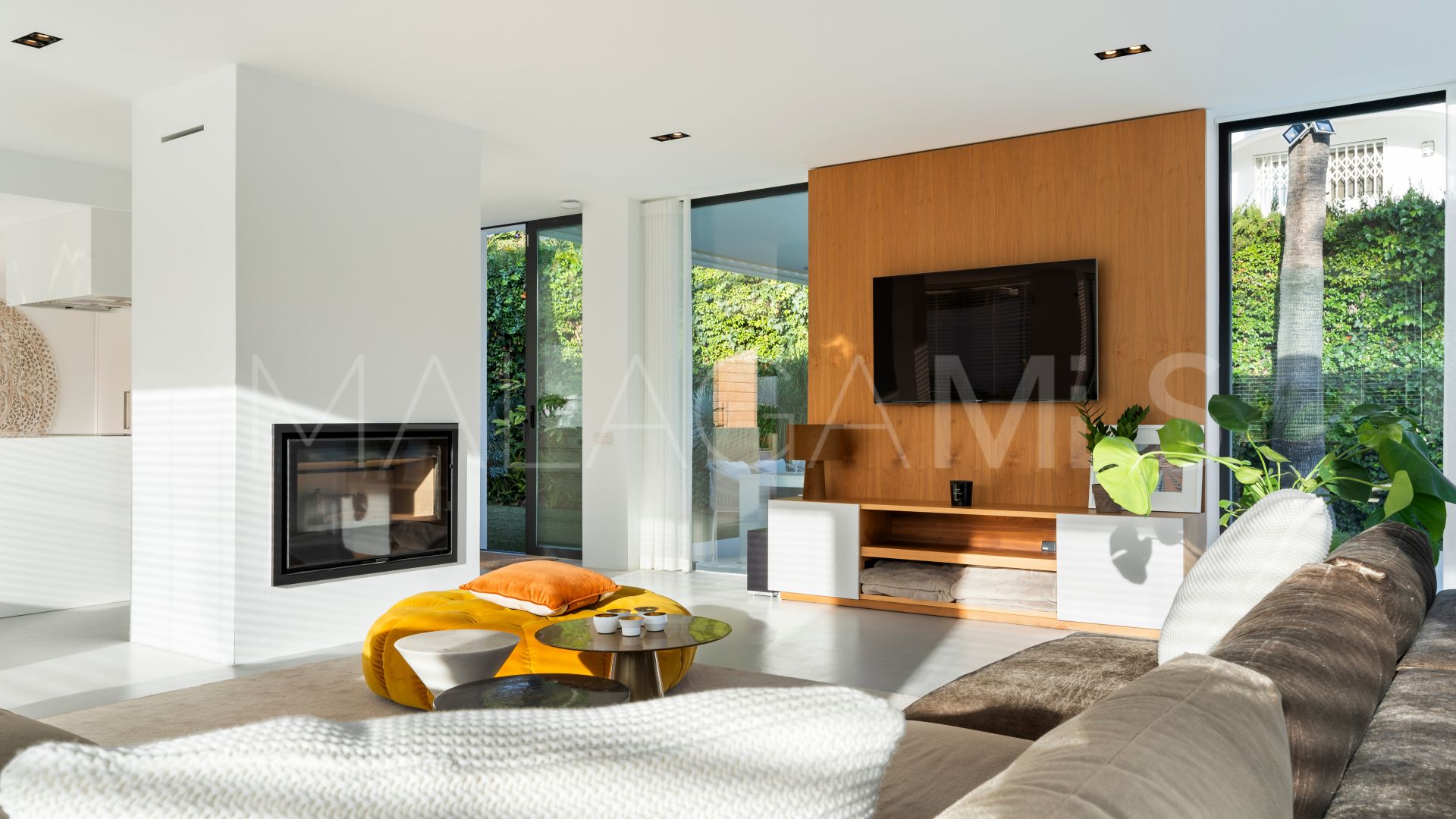Villa for sale in Las Brisas