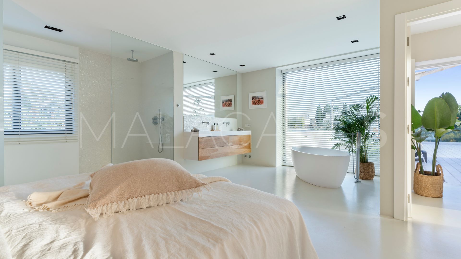 Villa for sale in Las Brisas