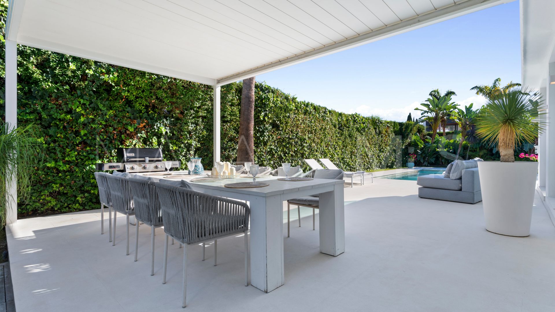 Villa for sale in Las Brisas