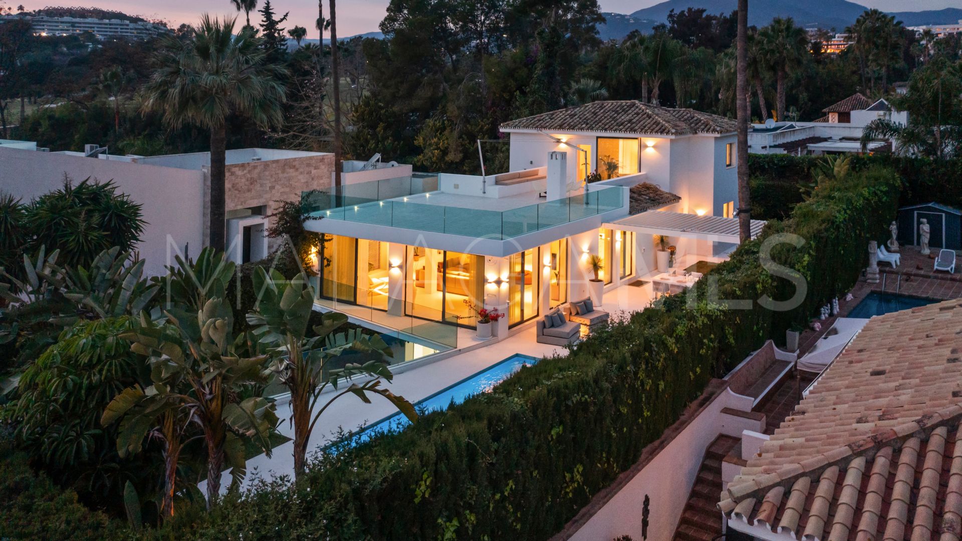 Villa for sale in Las Brisas