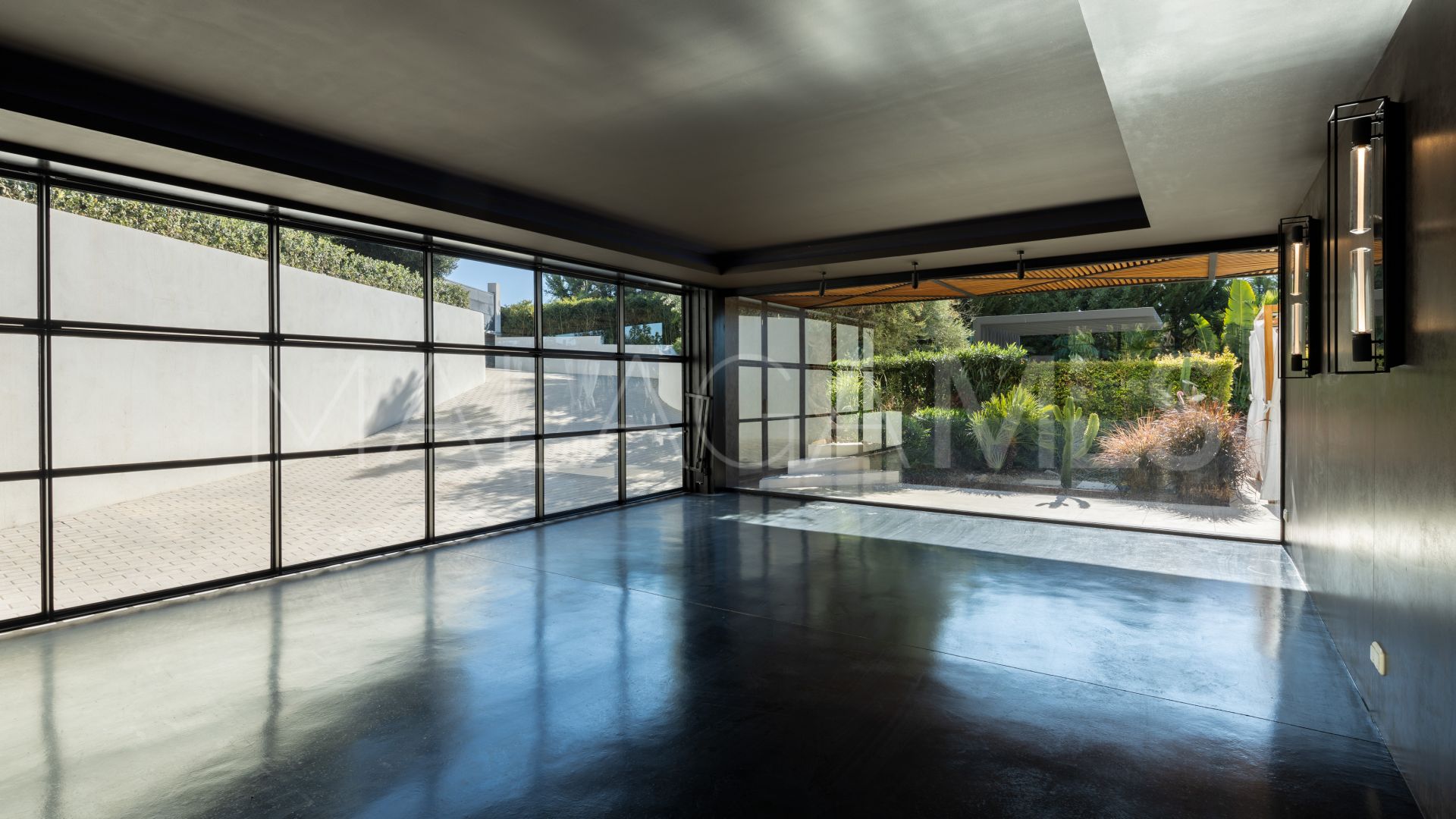 Villa for sale in Nueva Andalucia de 6 bedrooms