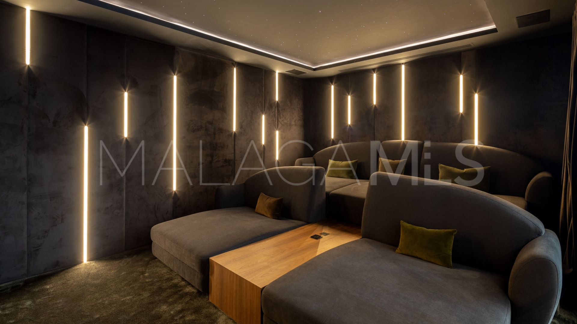 Villa for sale in Nueva Andalucia de 6 bedrooms