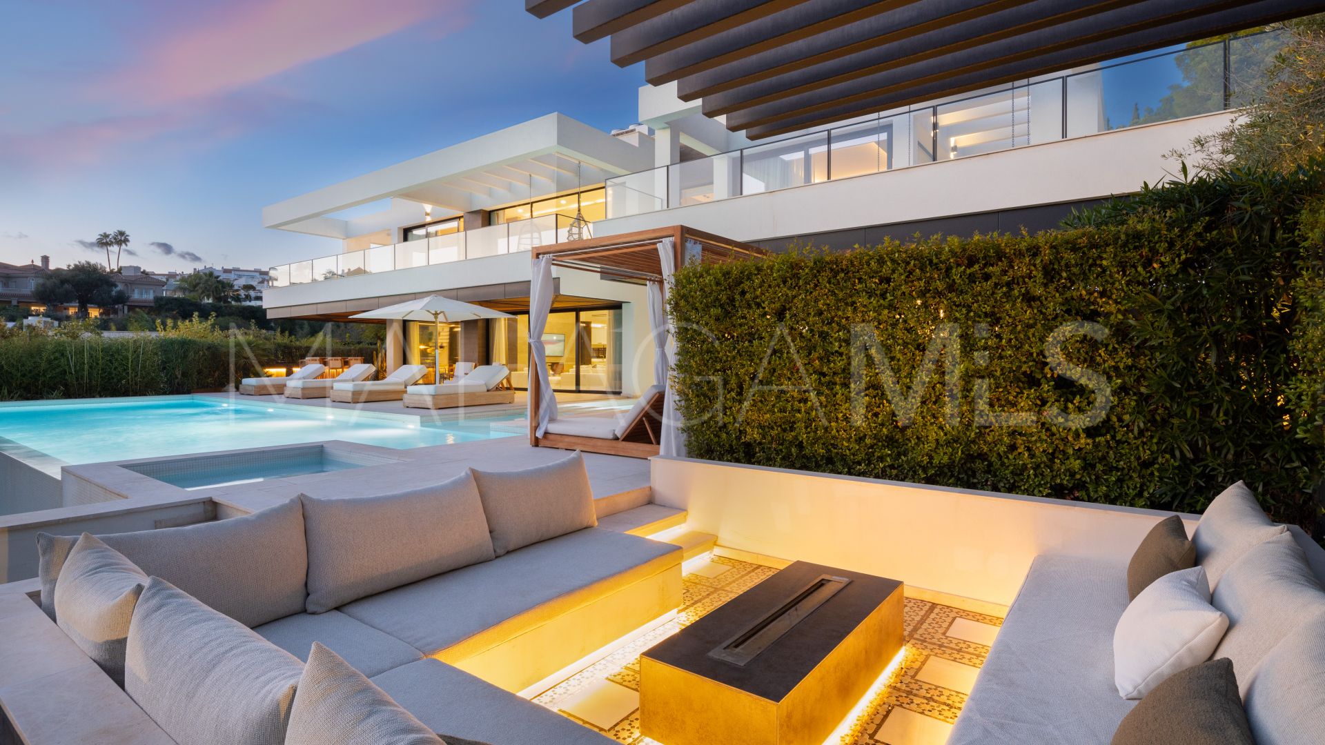 Villa for sale in Nueva Andalucia de 6 bedrooms