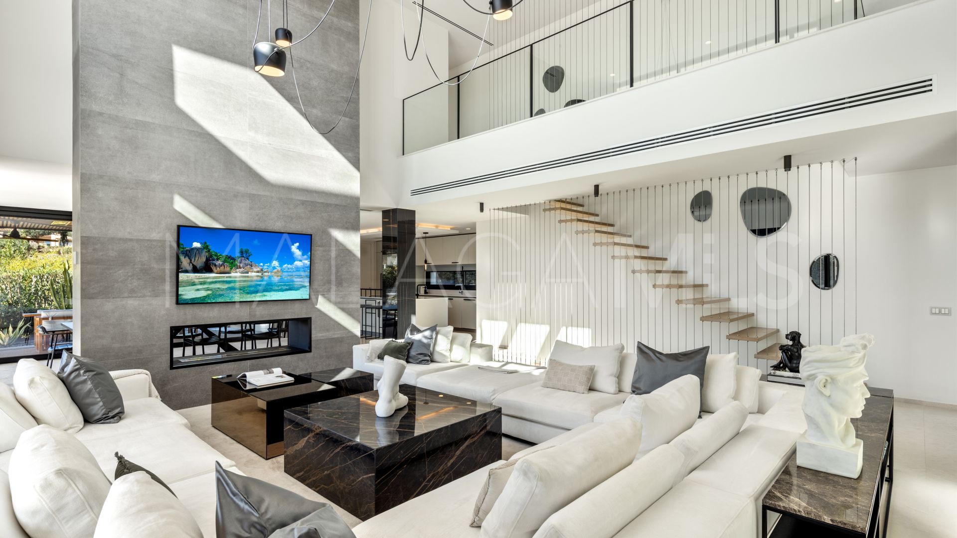Villa for sale in Nueva Andalucia de 6 bedrooms