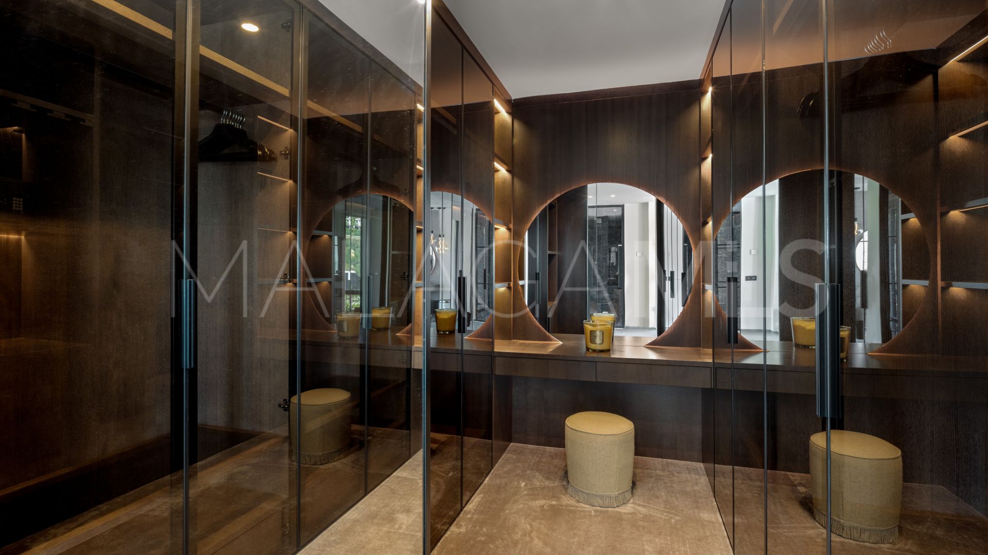Villa for sale in Nueva Andalucia de 6 bedrooms