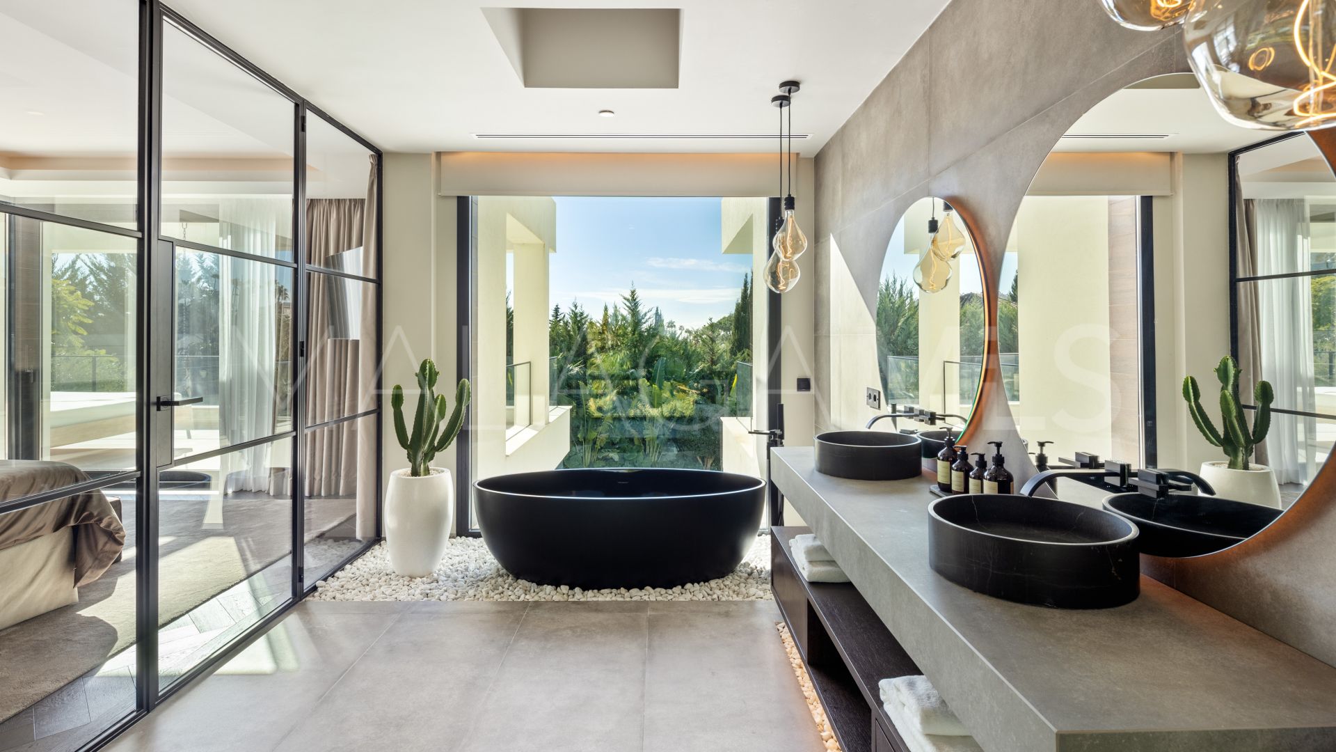 Villa for sale in Nueva Andalucia de 6 bedrooms