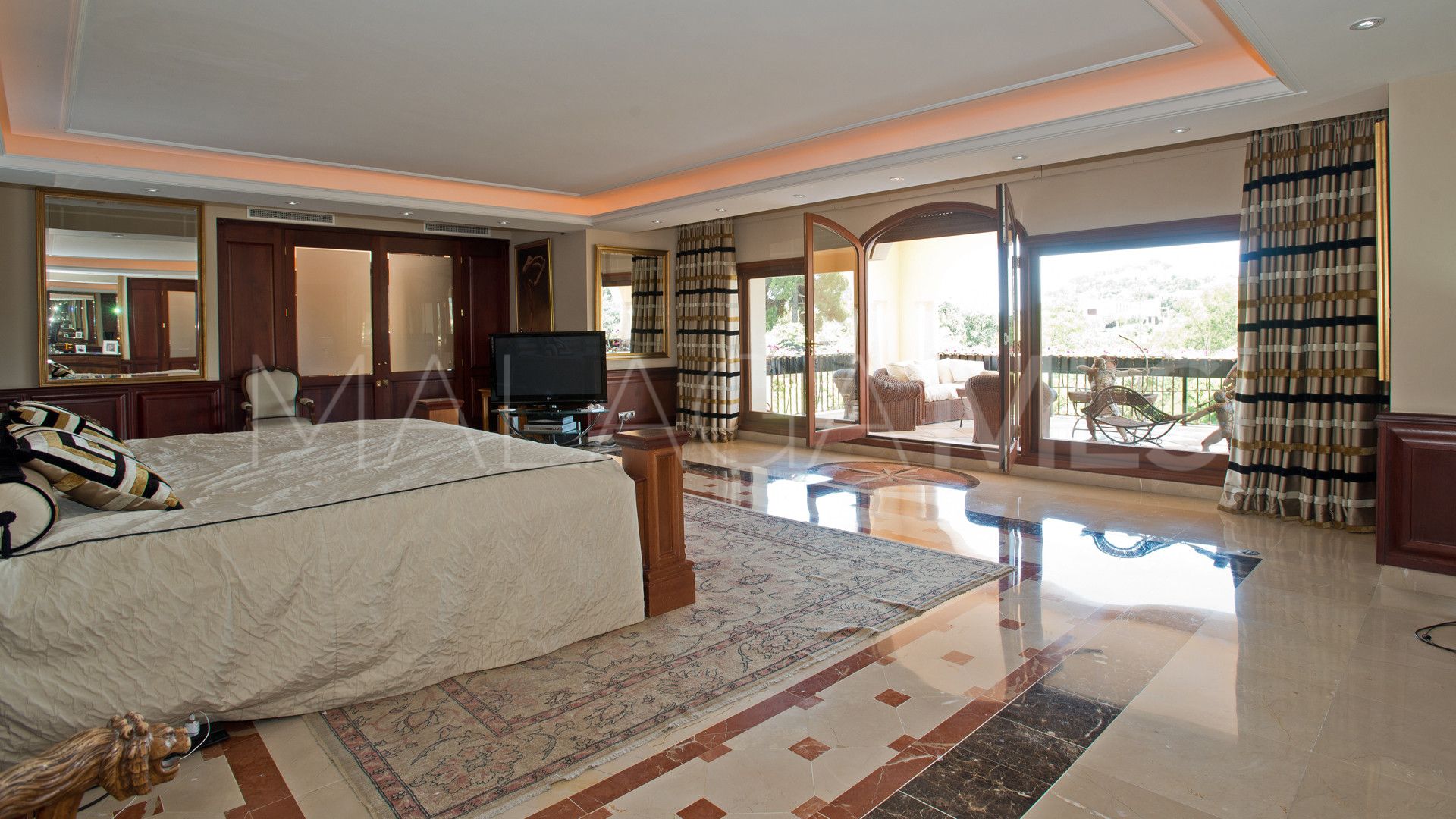 Villa for sale in La Zagaleta