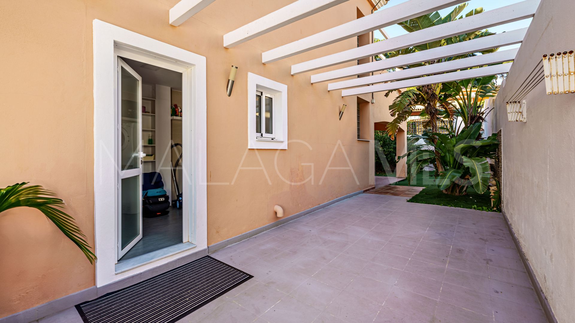 Villa for sale in La Colina