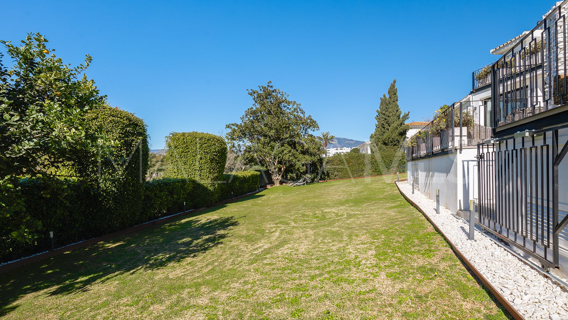 Villa for sale in Guadalmina Alta