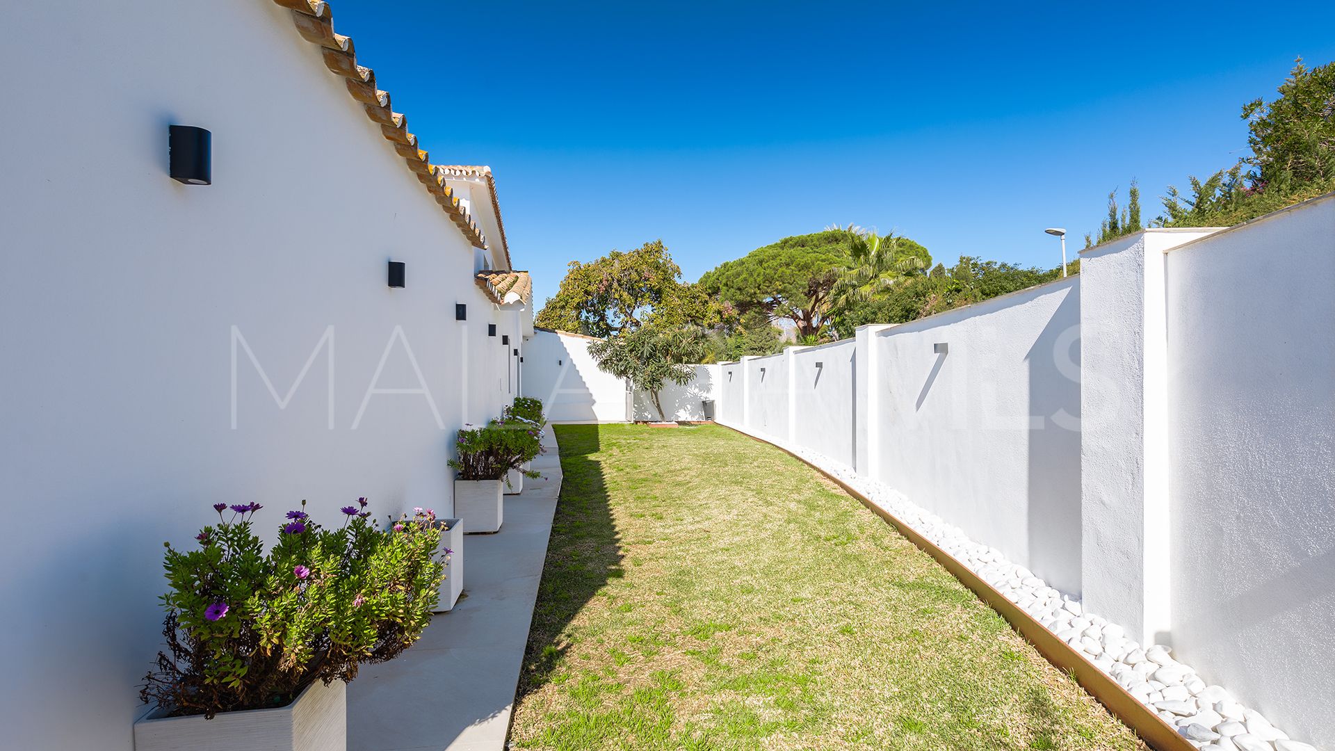 Villa for sale in Guadalmina Alta