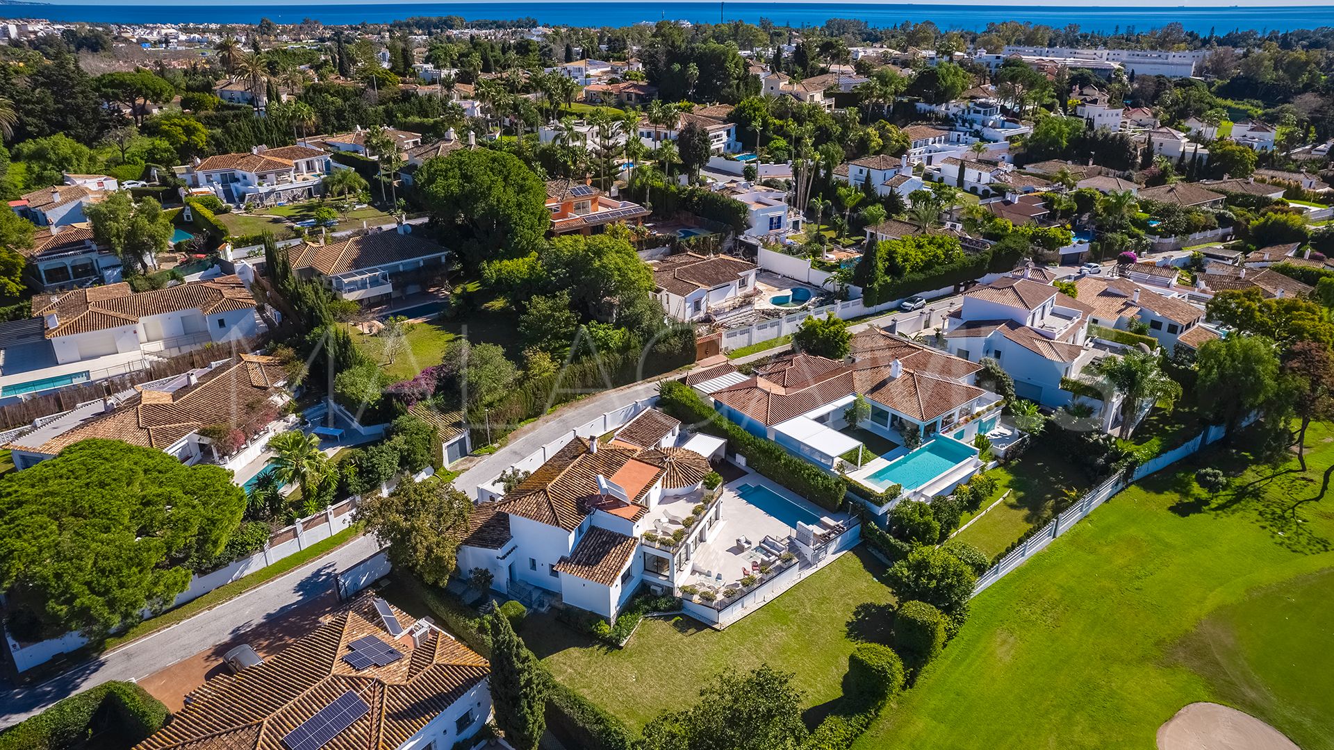 Villa for sale in Guadalmina Alta