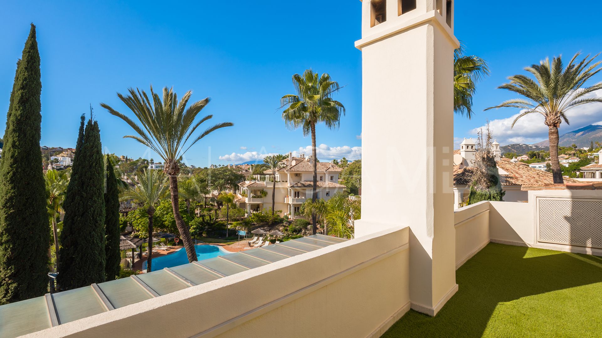 3 bedrooms duplex penthouse in Las Alamandas for sale