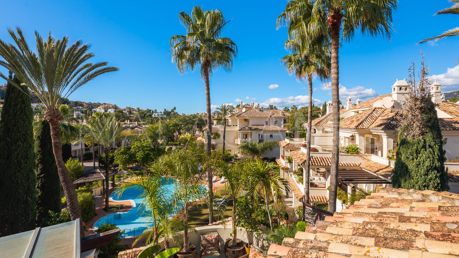 3 bedrooms duplex penthouse in Las Alamandas for sale