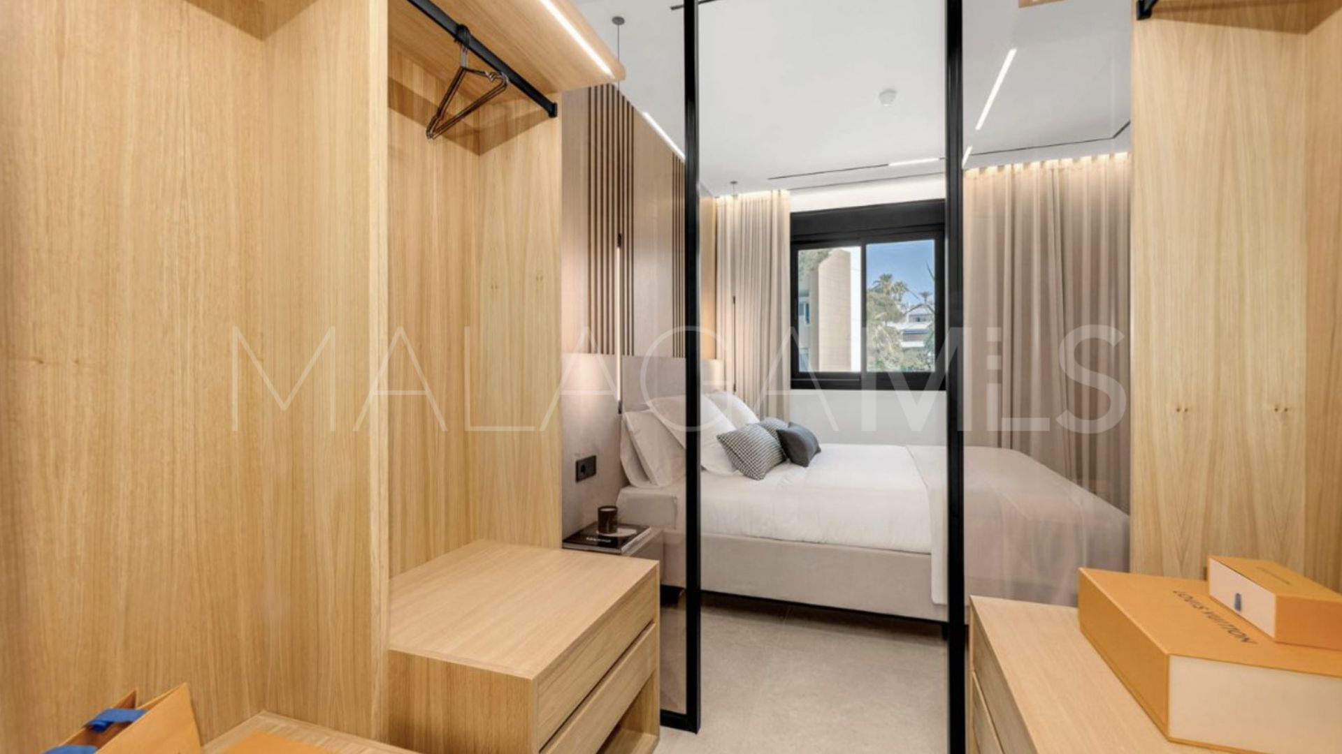 Apartamento with 2 bedrooms for sale in Marbella - Puerto Banus