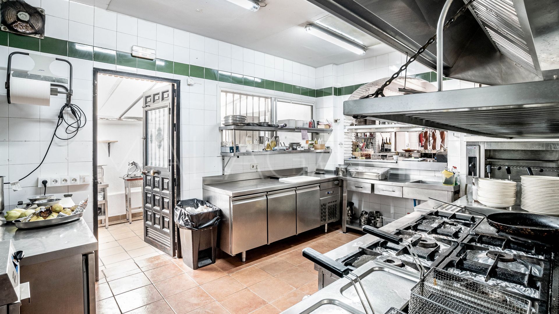 Restaurante for sale in Nueva Andalucia de 5 bedrooms