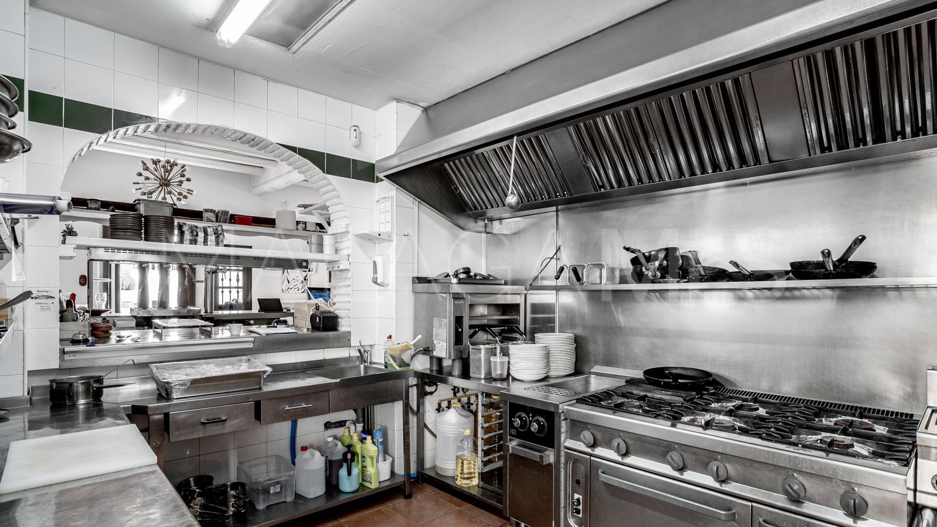 Restaurante for sale in Nueva Andalucia de 5 bedrooms