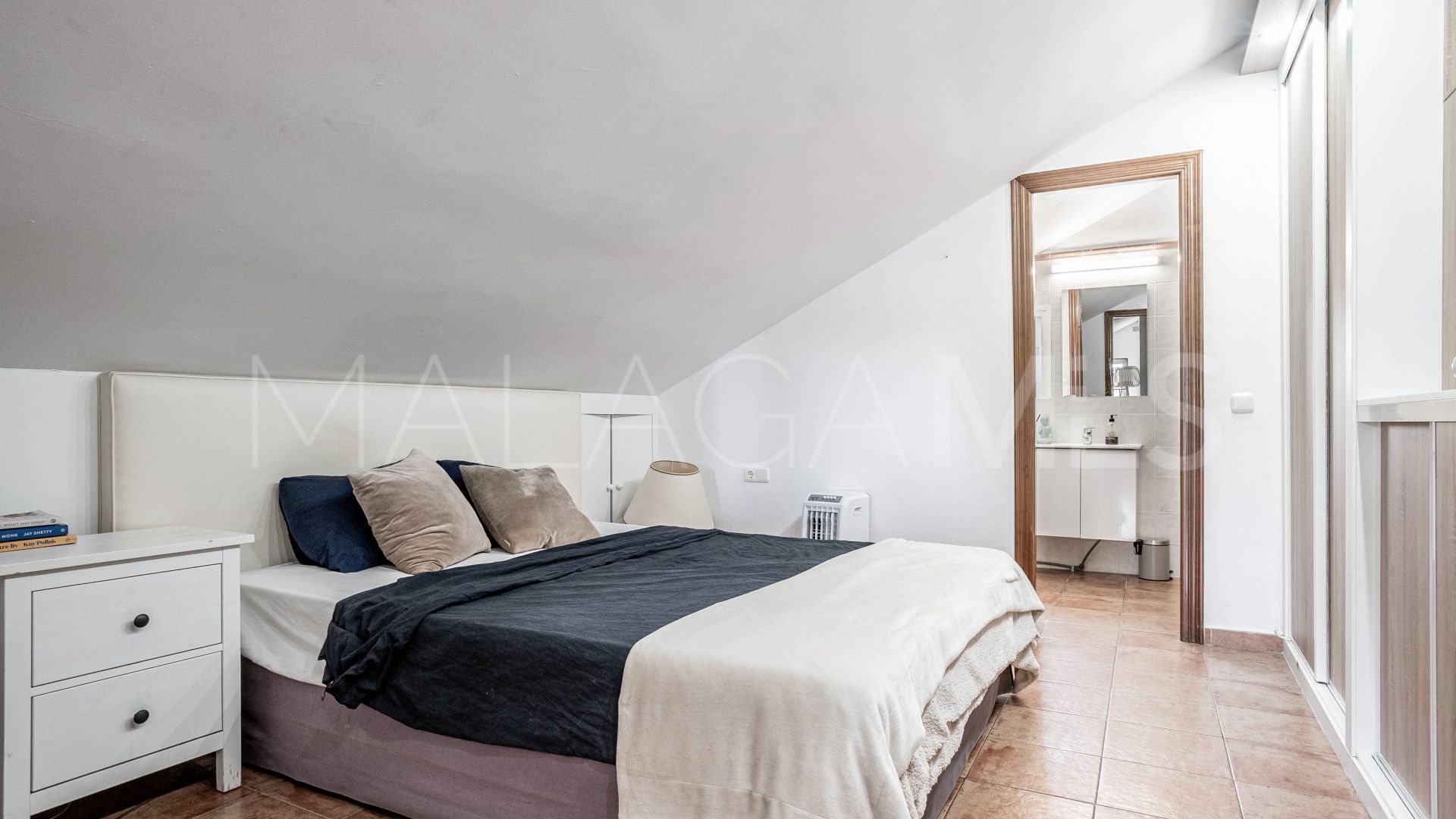 Restaurante for sale in Nueva Andalucia de 5 bedrooms