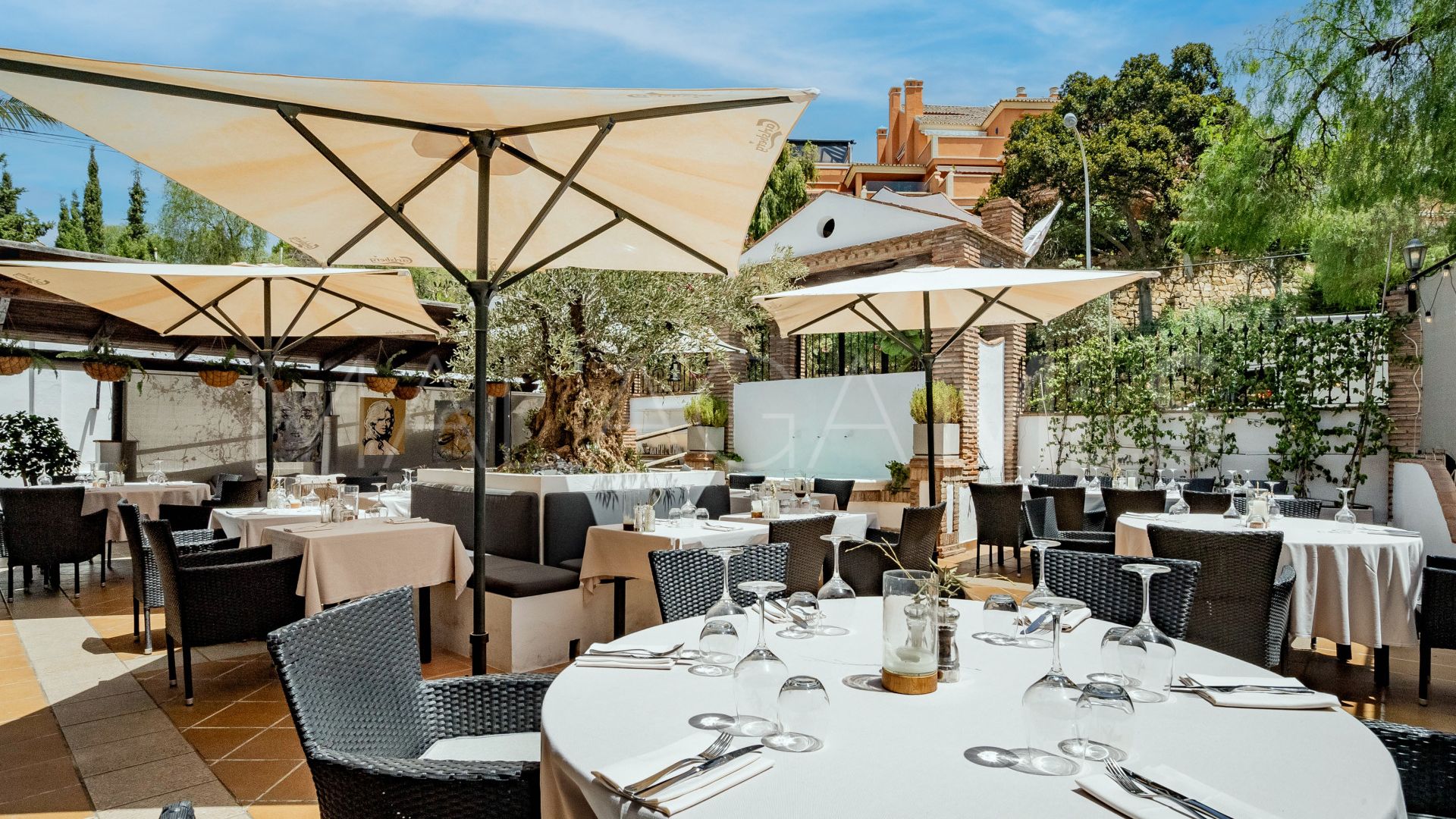 Restaurante for sale in Nueva Andalucia de 5 bedrooms