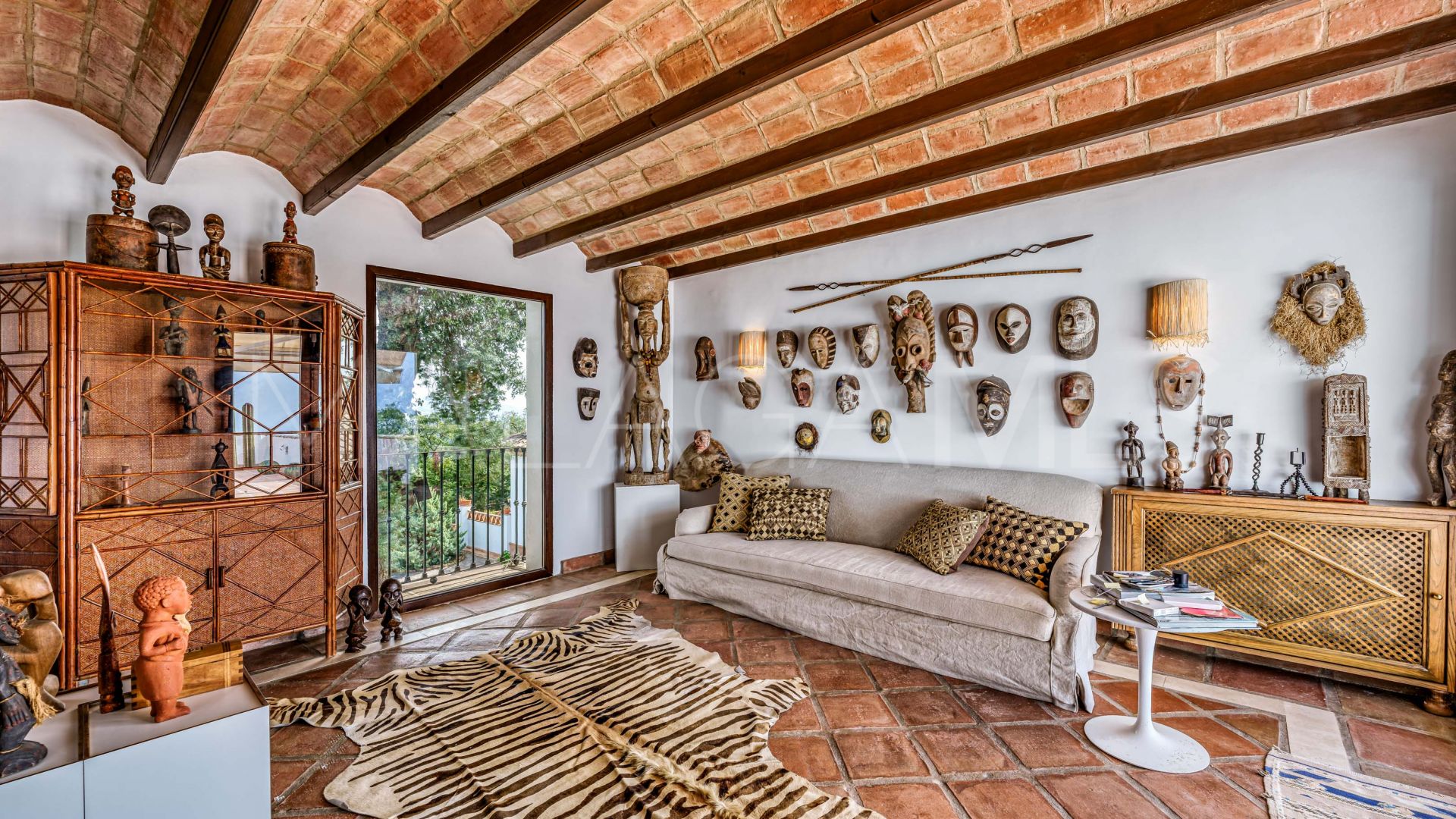 Finca with 7 bedrooms for sale in La Mairena