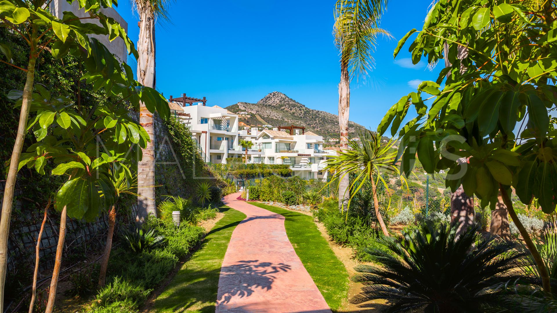 Takvåning for sale in Marbella Club Golf Resort