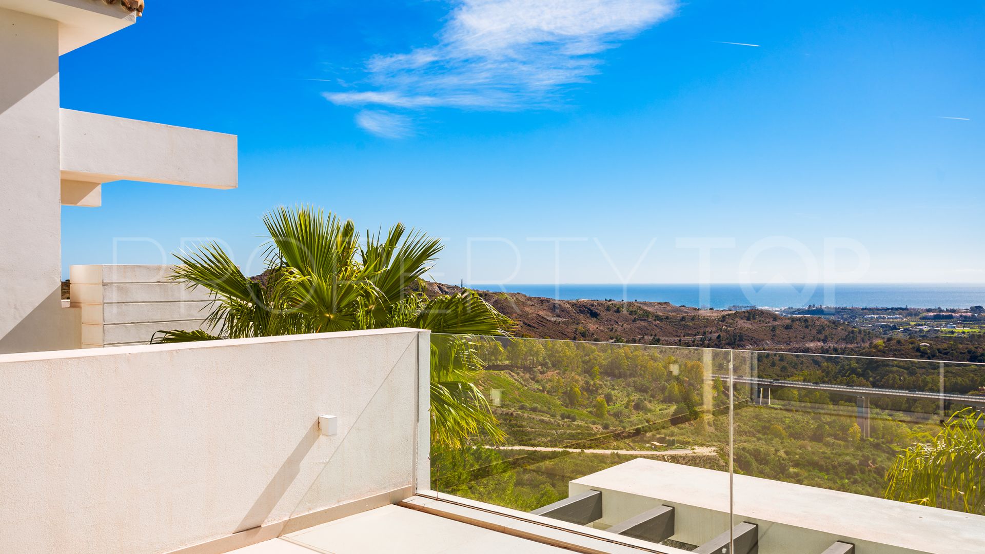 For sale penthouse with 4 bedrooms in Marbella Club Golf Resort