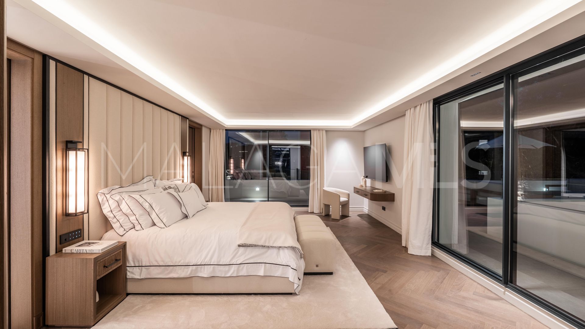 Villa for sale in Las Brisas del Golf with 5 bedrooms
