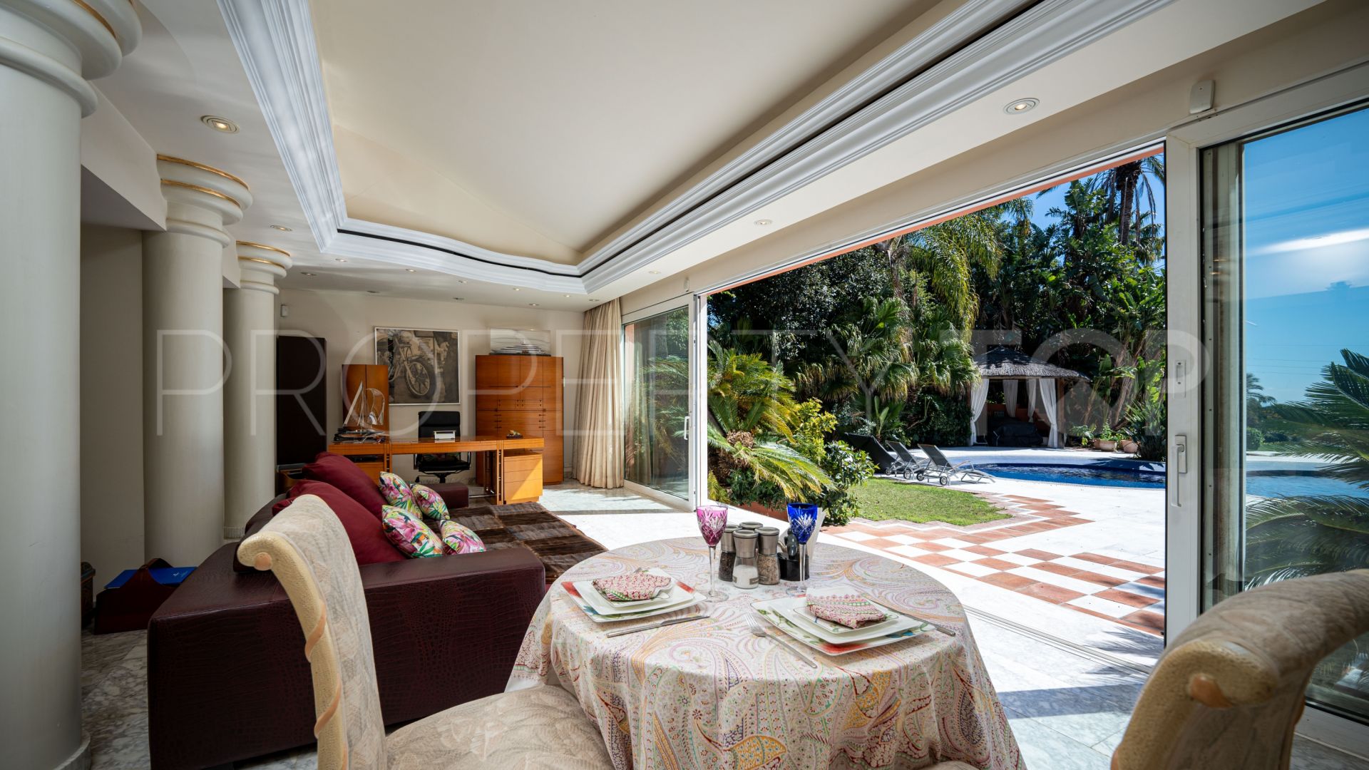 For sale villa with 4 bedrooms in Rocio de Nagüeles
