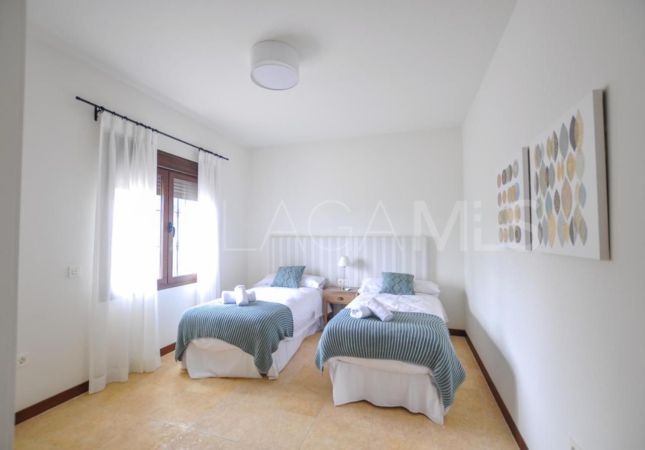 Se vende finca de 4 bedrooms in Alora