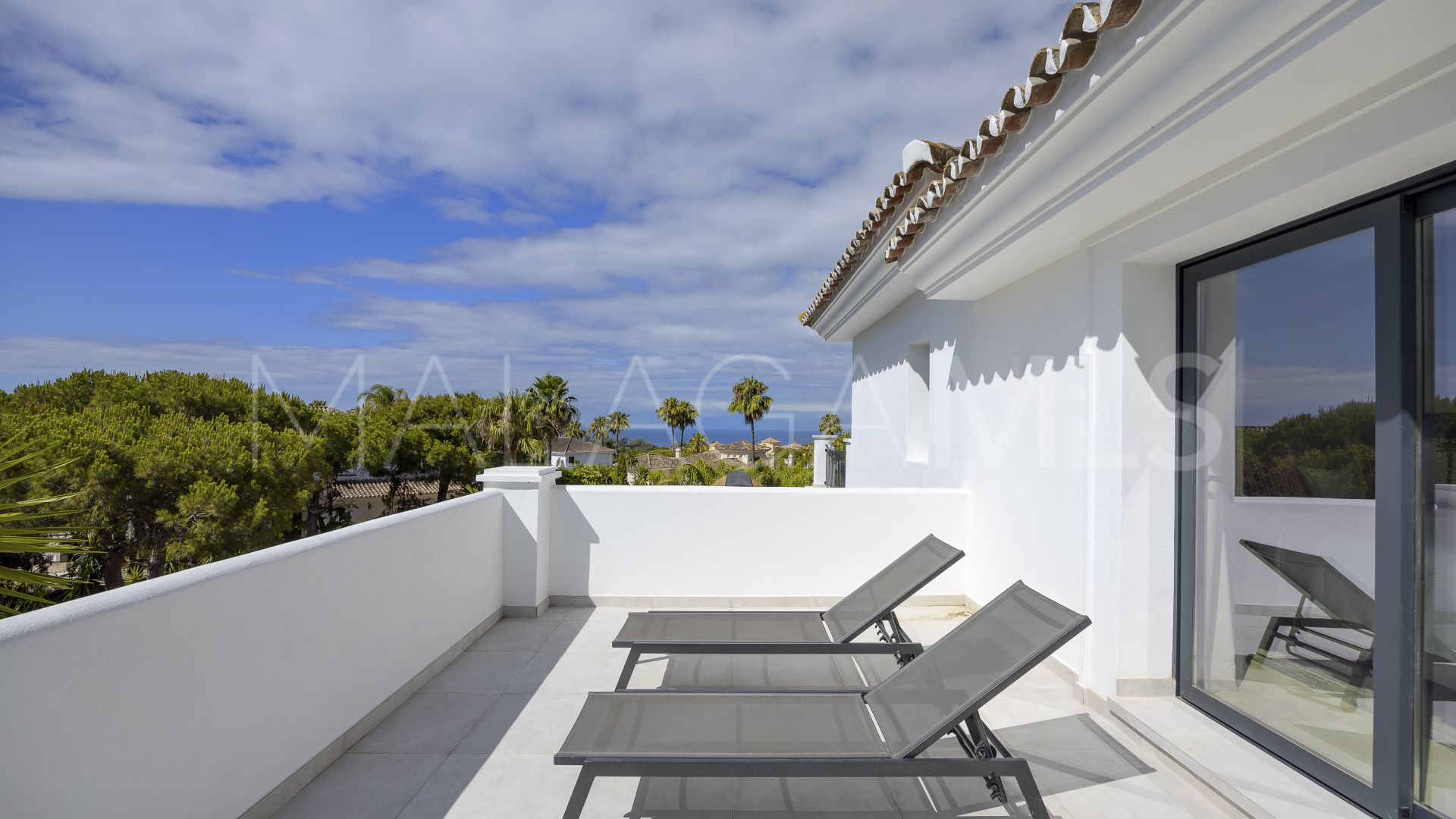 Elviria 5 bedrooms villa for sale